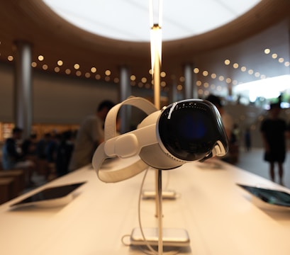 A camera sitting on top of a white table