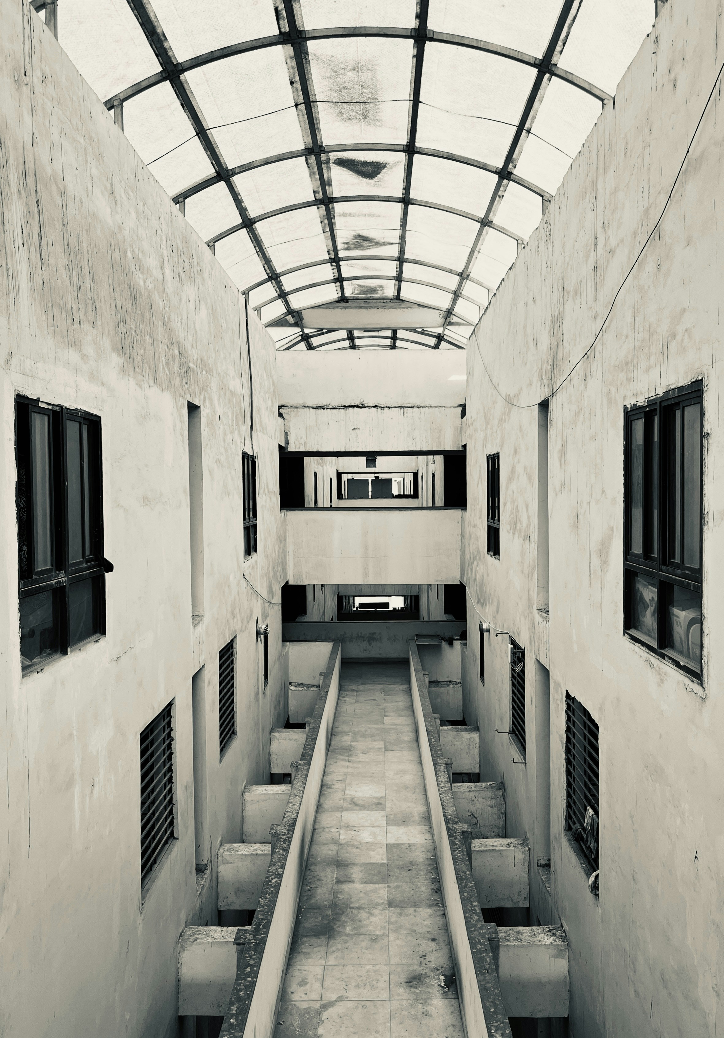 gray computer monitor