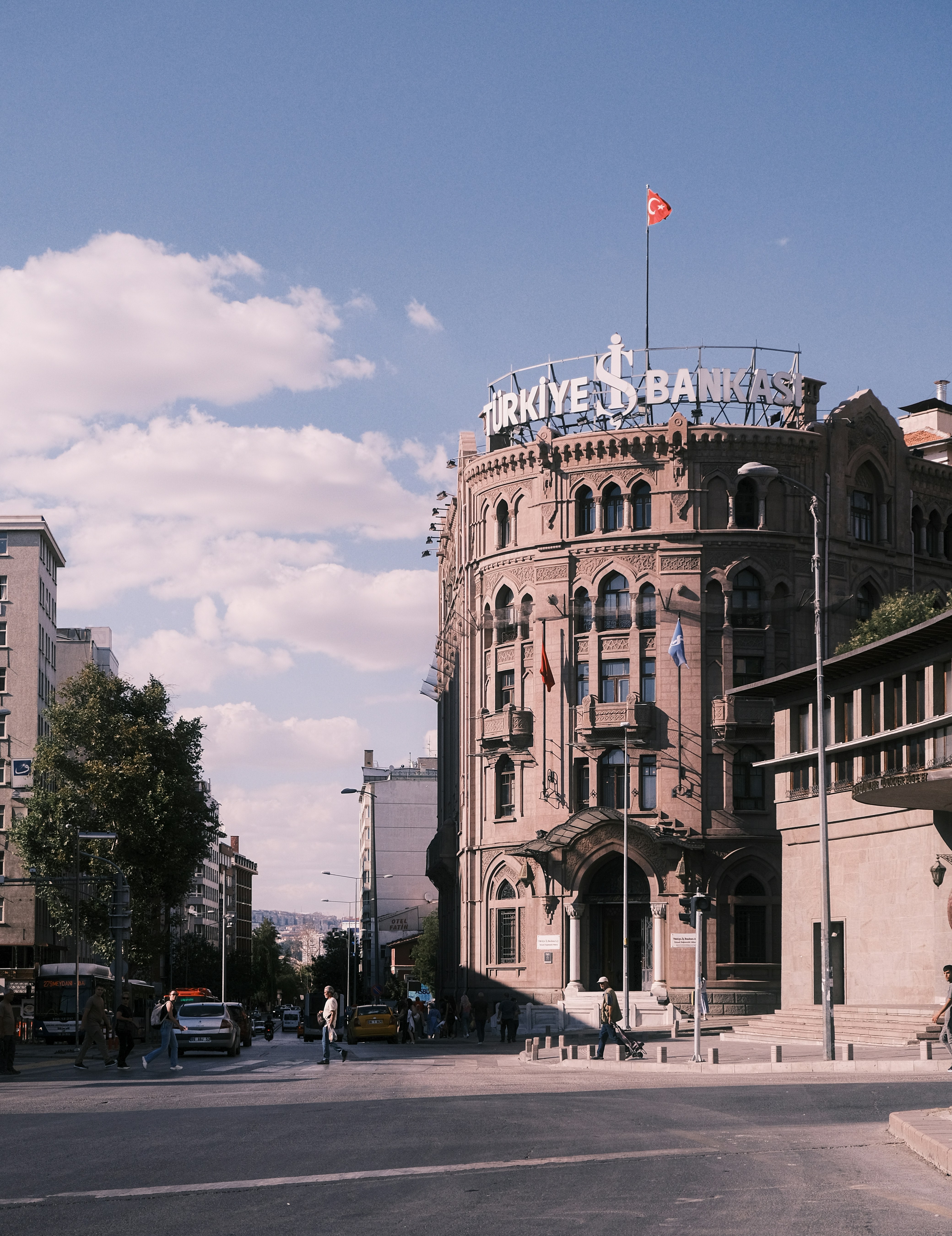 Borsa İstanbul haberi - BIST 100 Endeksi Güçlü Seyrini Koruyor, Bankacılık Hisseleri Öne Çıkıyor