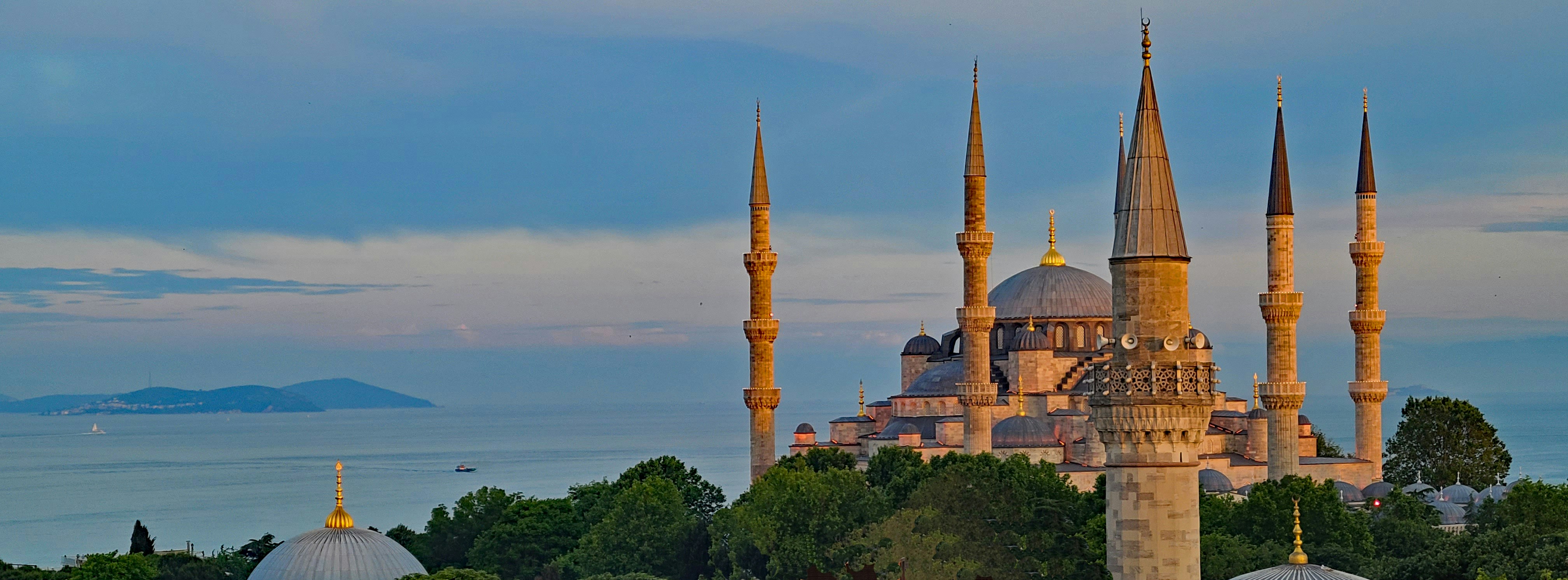 Stay online in the Turkey with a prepaid eSIM from eSIMlii. Instant activation, no roaming charges, and reliable coverage.