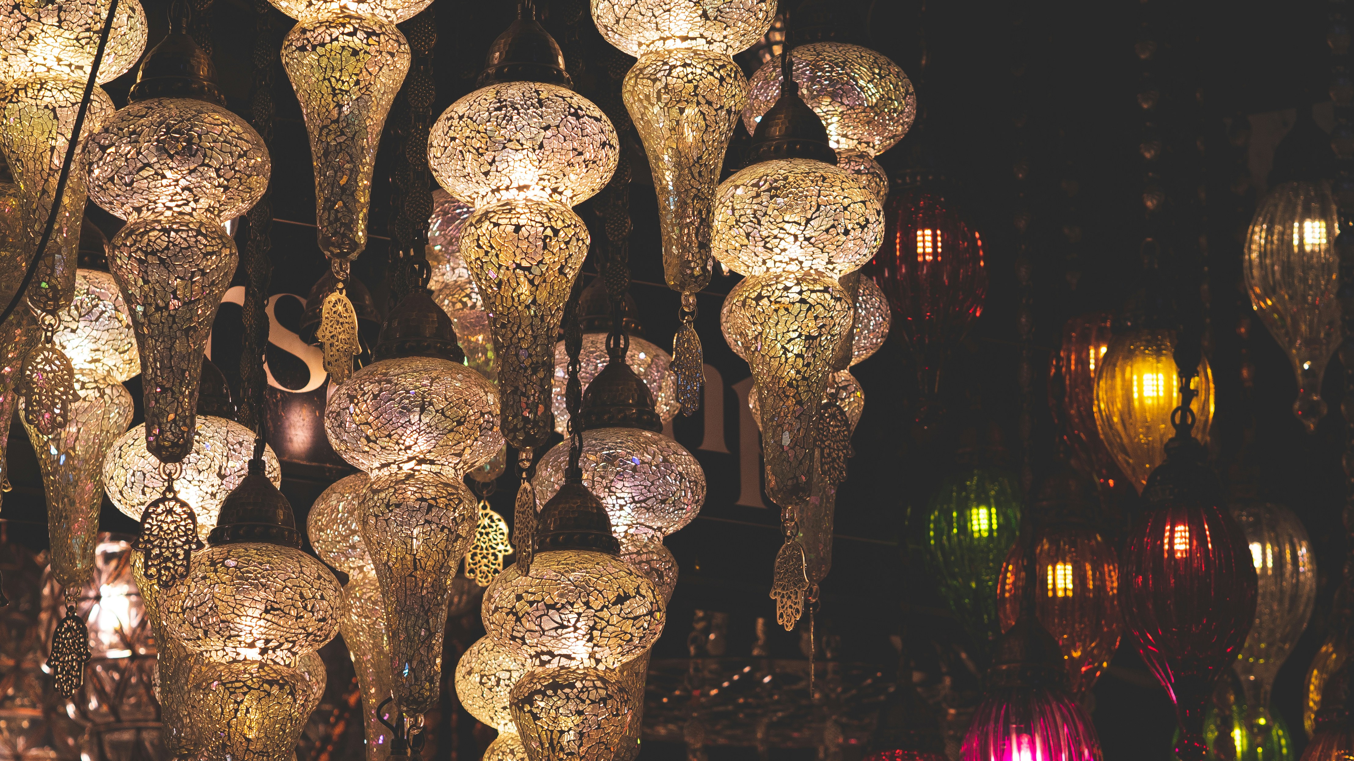 Hanging lanterns display