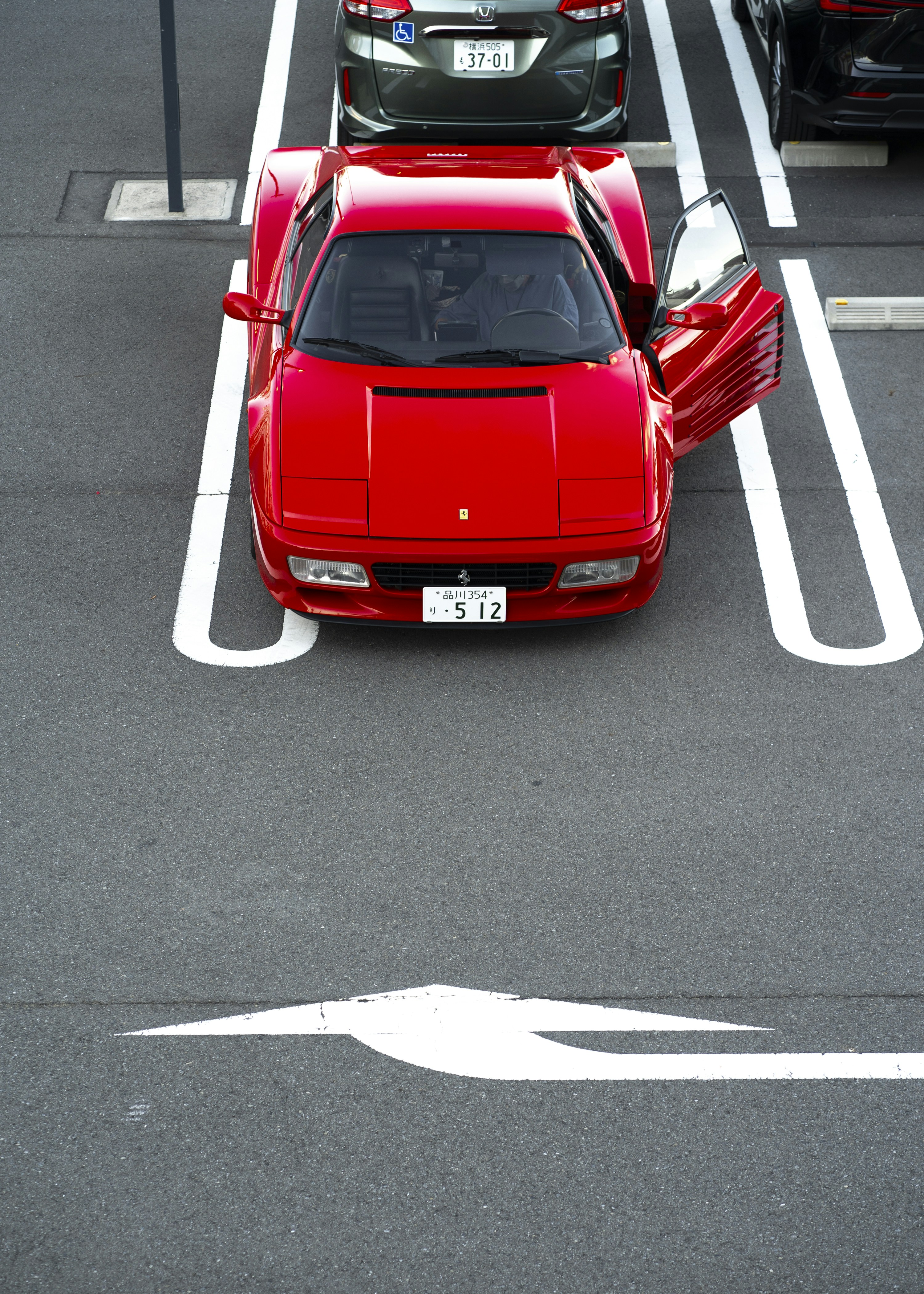 Red hypercar parked, ilustrasi artikel W Motors Lykan Hypersport: Unleash Luxury & Speed with Stunning Wallpapers 3