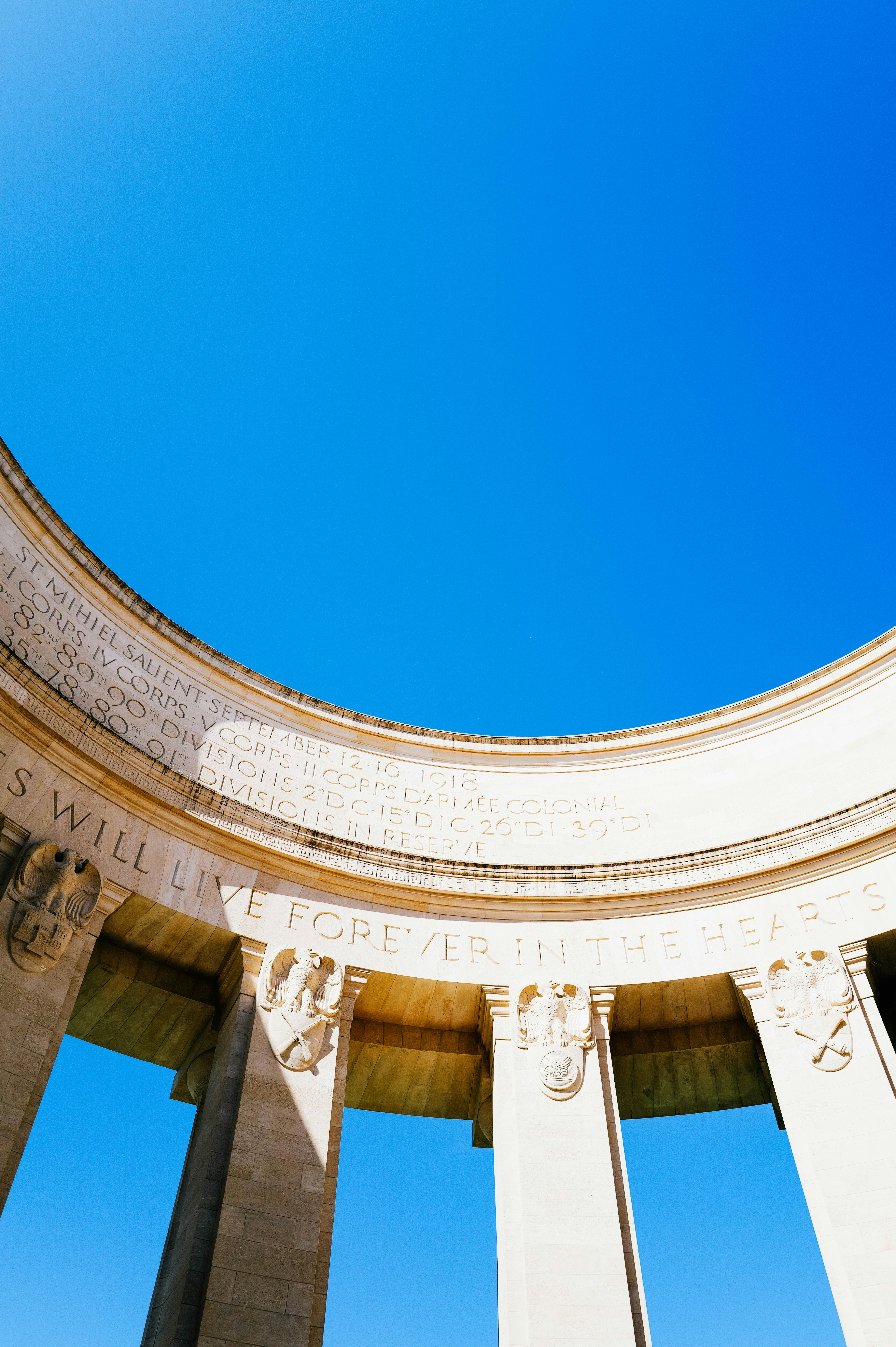 Photo by adrienolichon