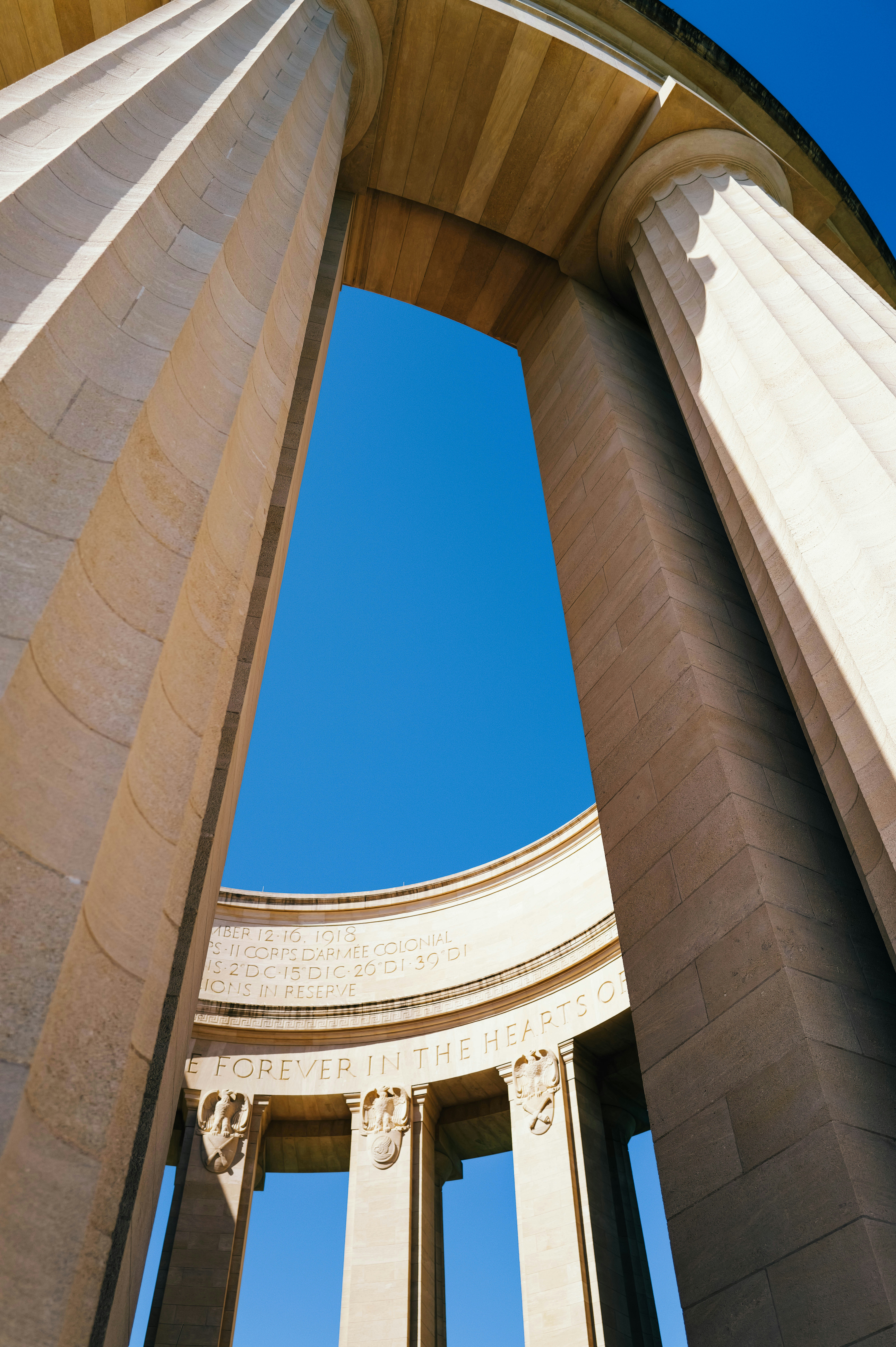 Photo by adrienolichon