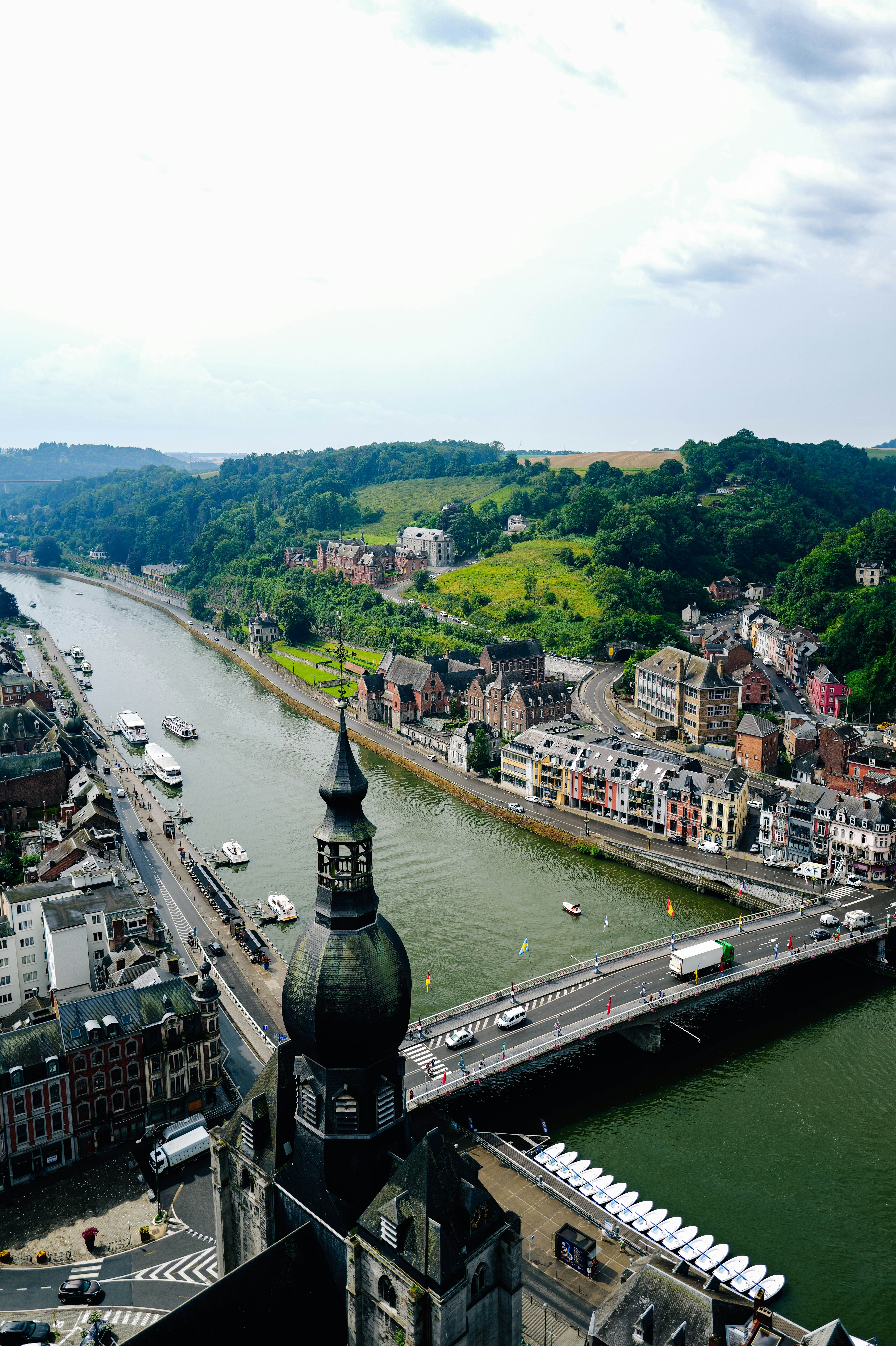 Photo by adrienolichon