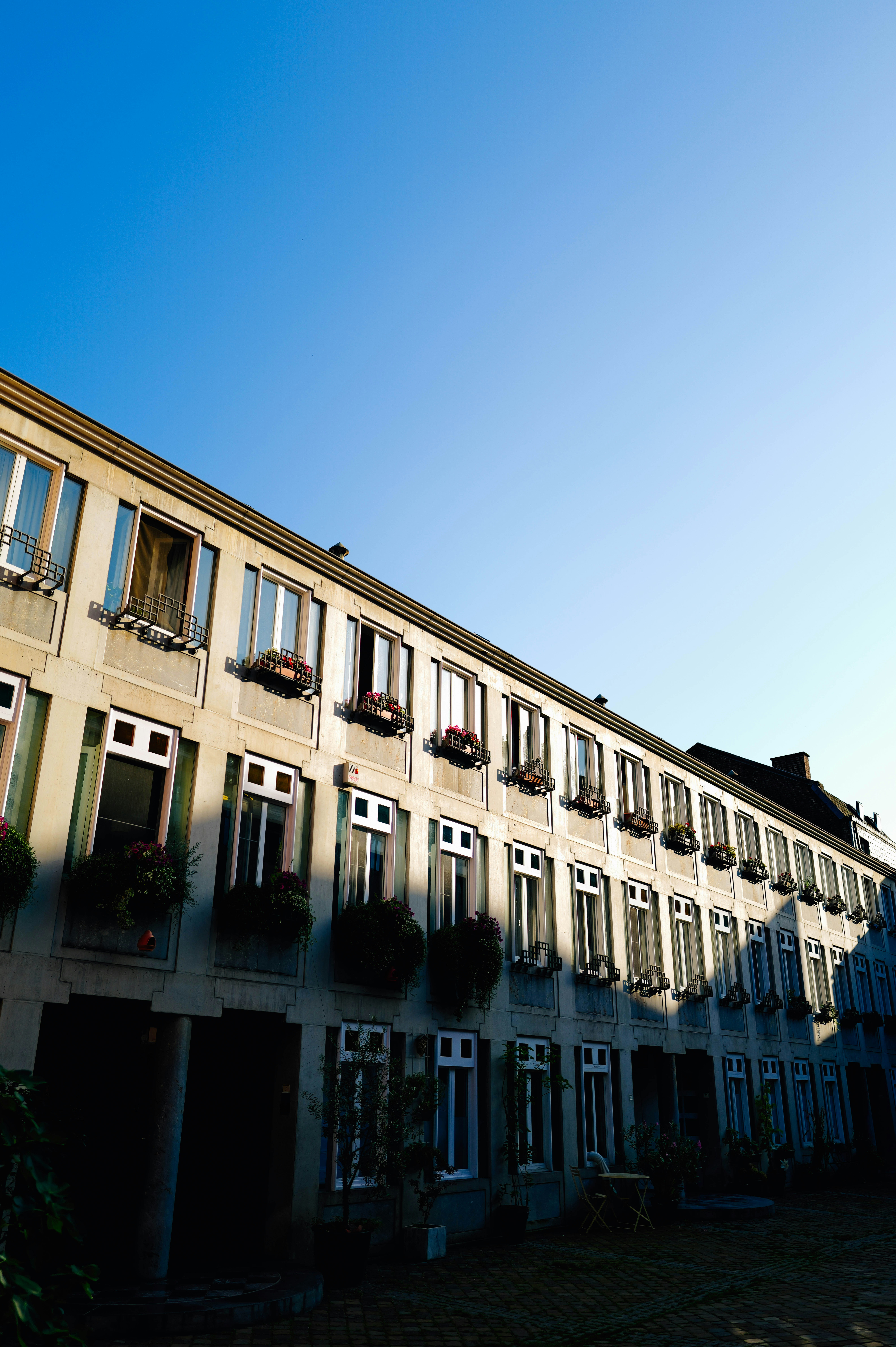 Photo by adrienolichon