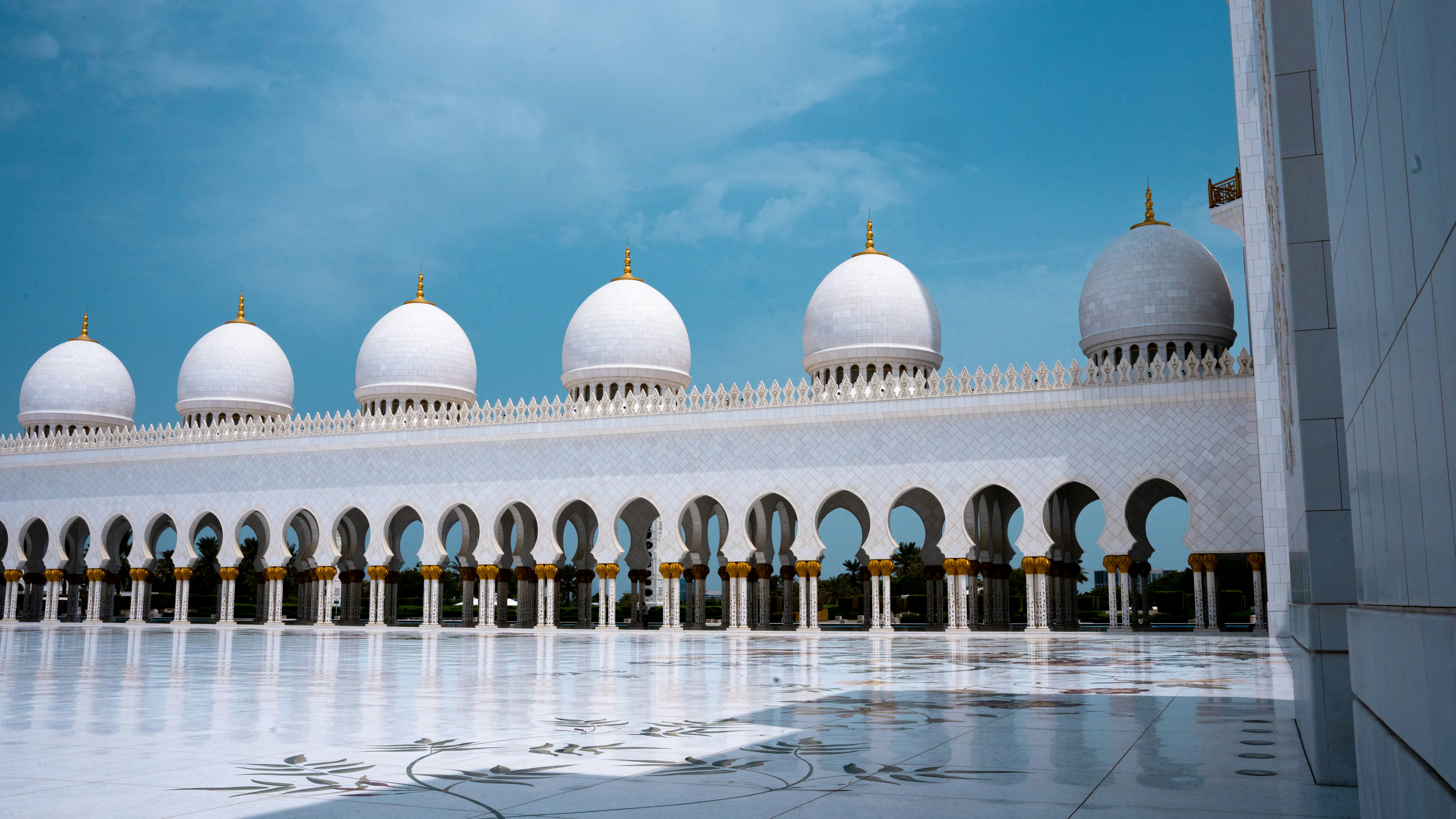 Shaykh Zayed Mosque interior