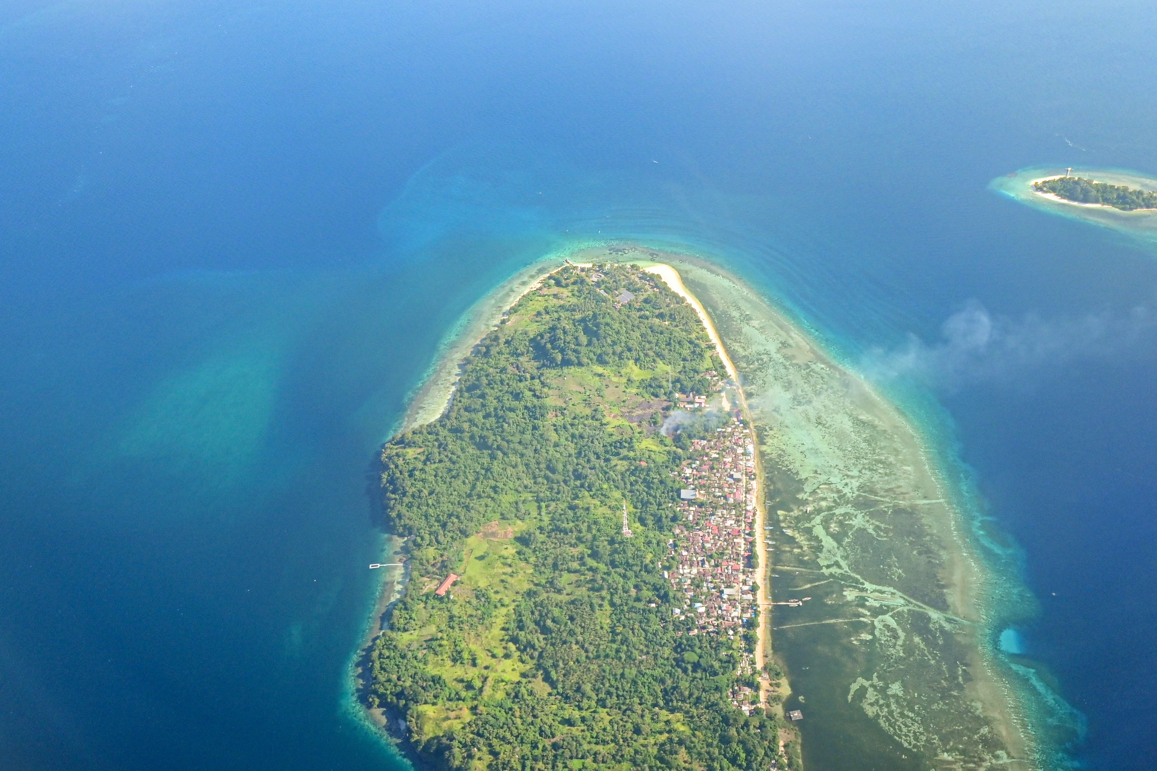 An island in the middle of the ocean
