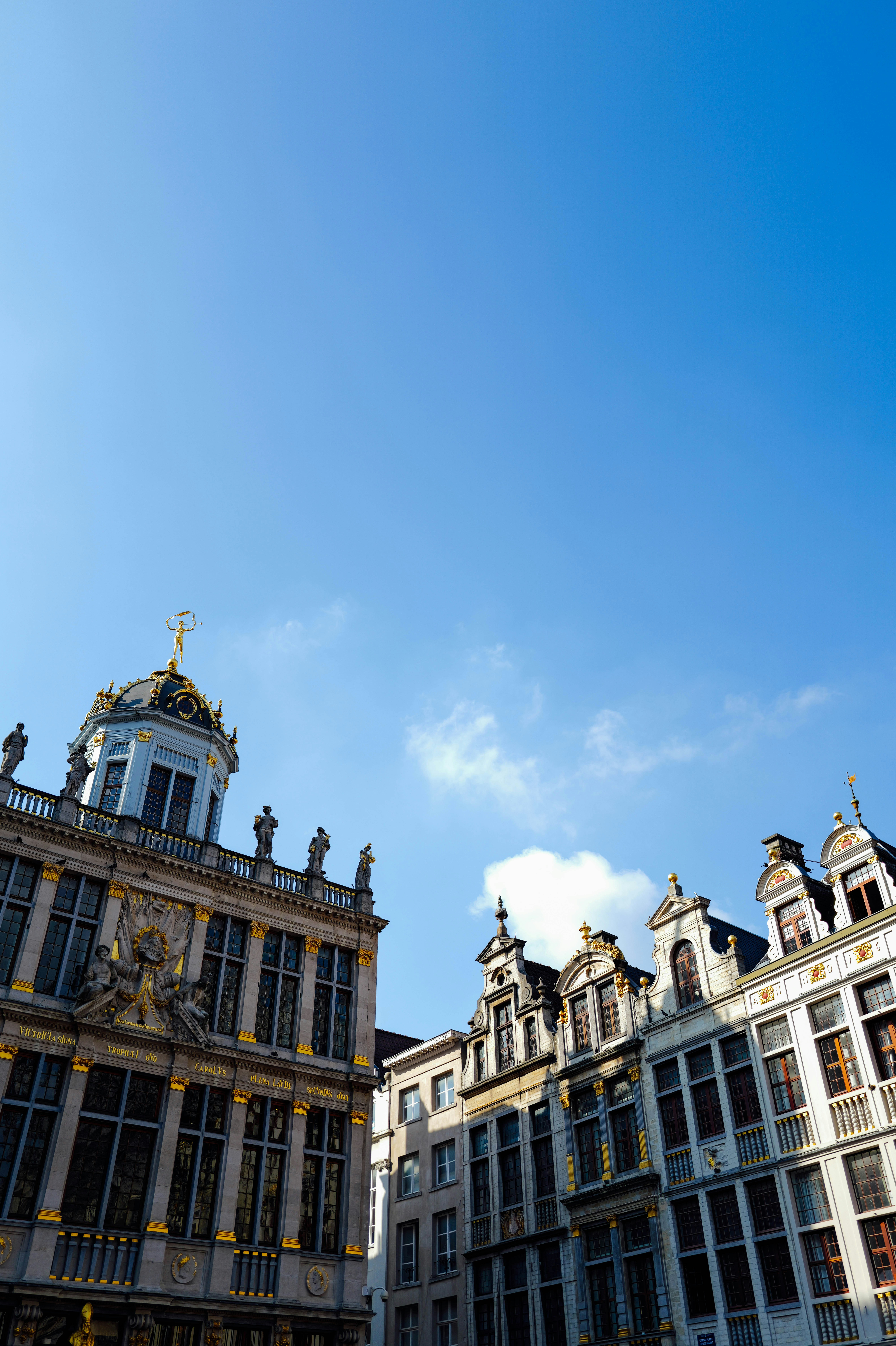 Photo by adrienolichon