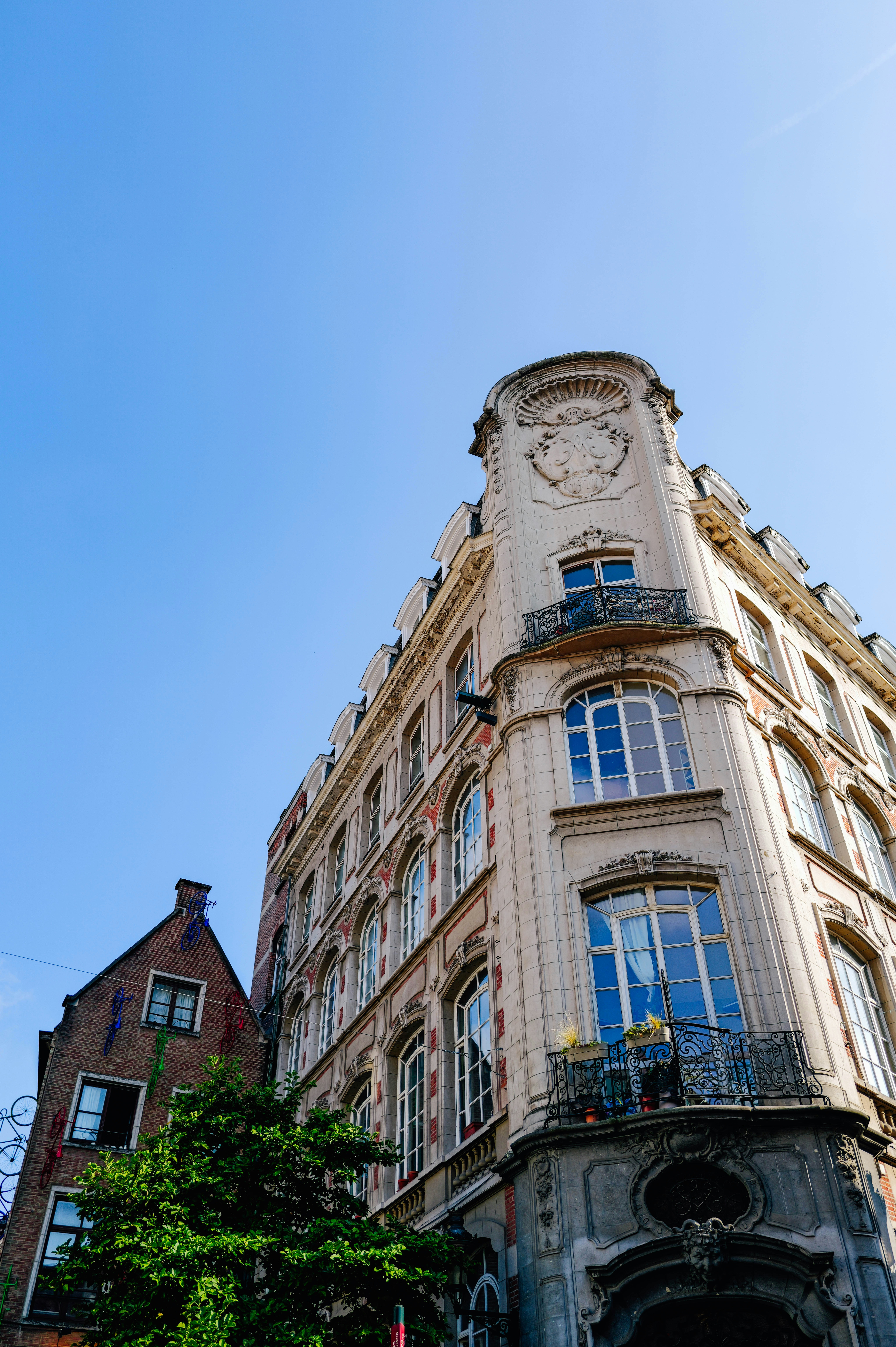 Photo by adrienolichon