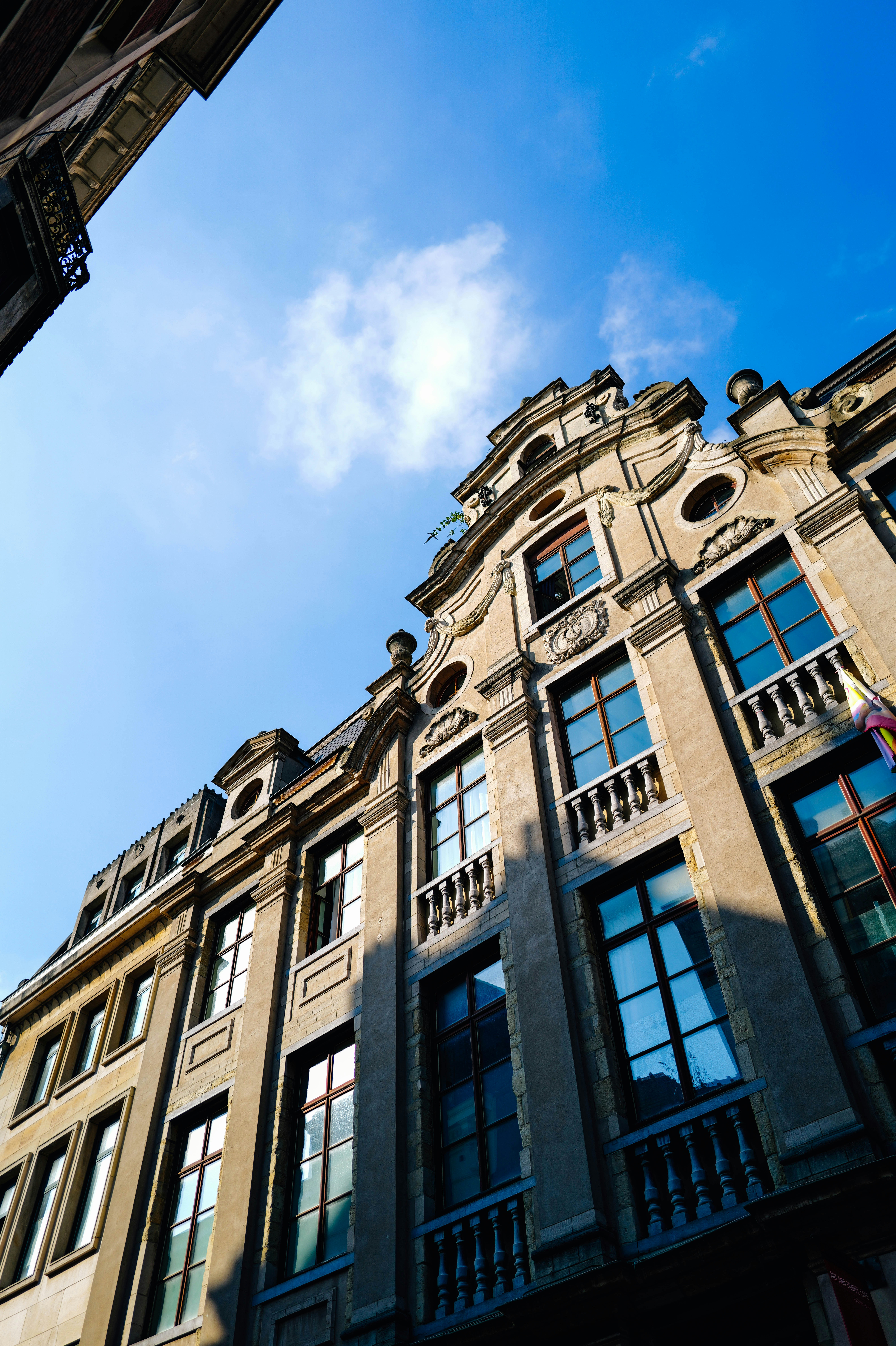 Photo by adrienolichon