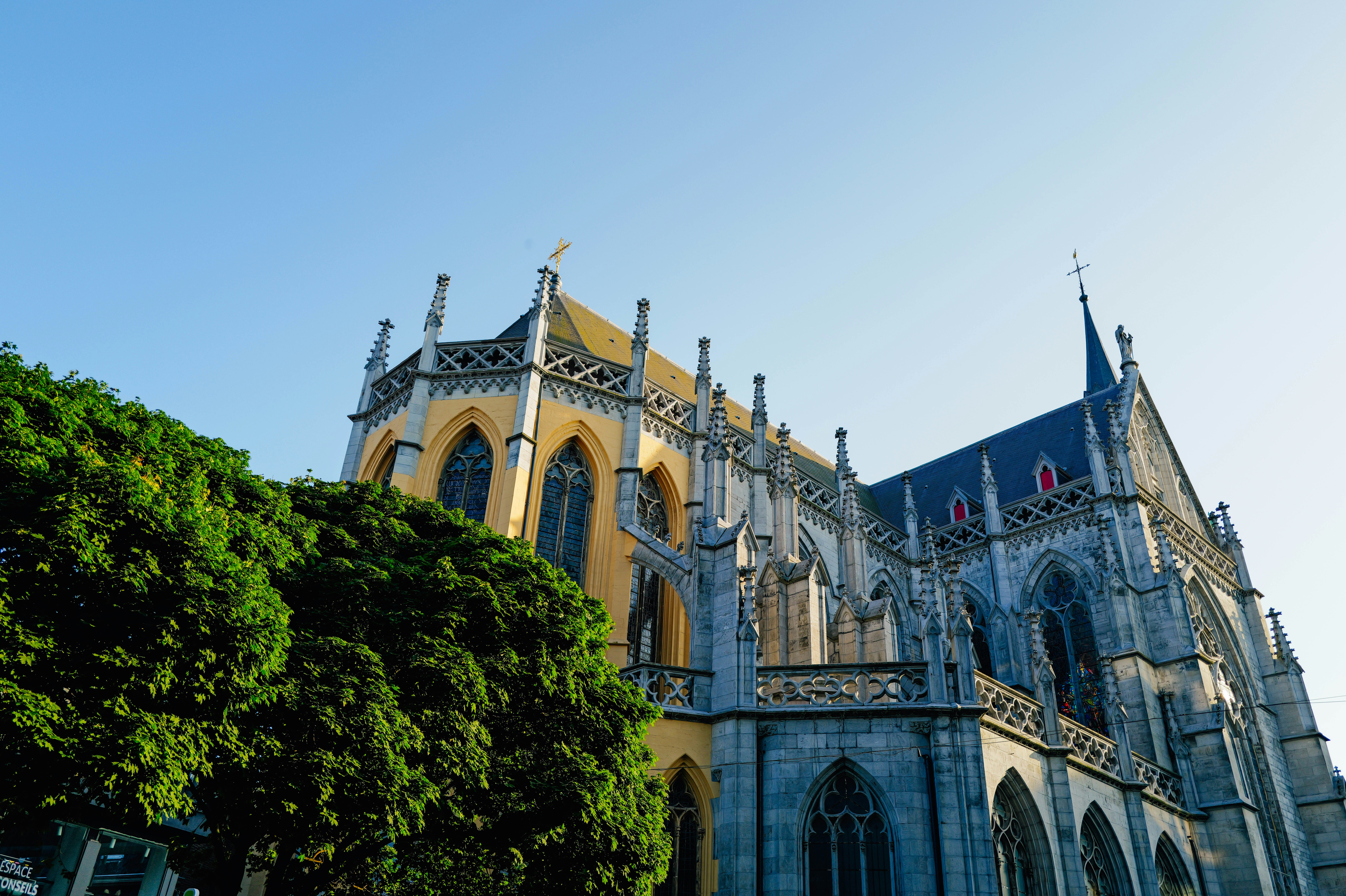 Photo by adrienolichon