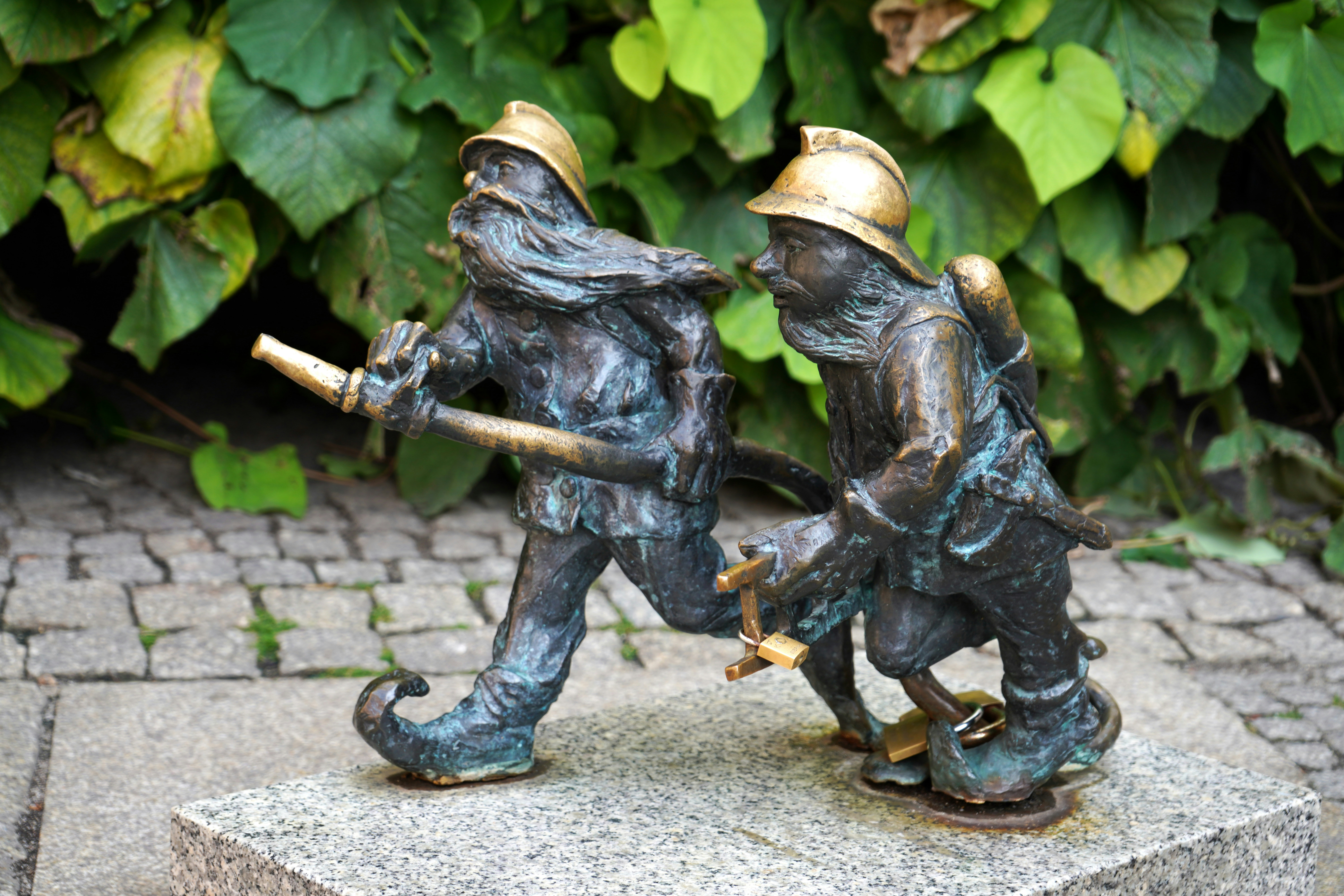 이 대통령, 완도 순직 소방관에 조전 숭고한 정신 결코 잊지 않겠다