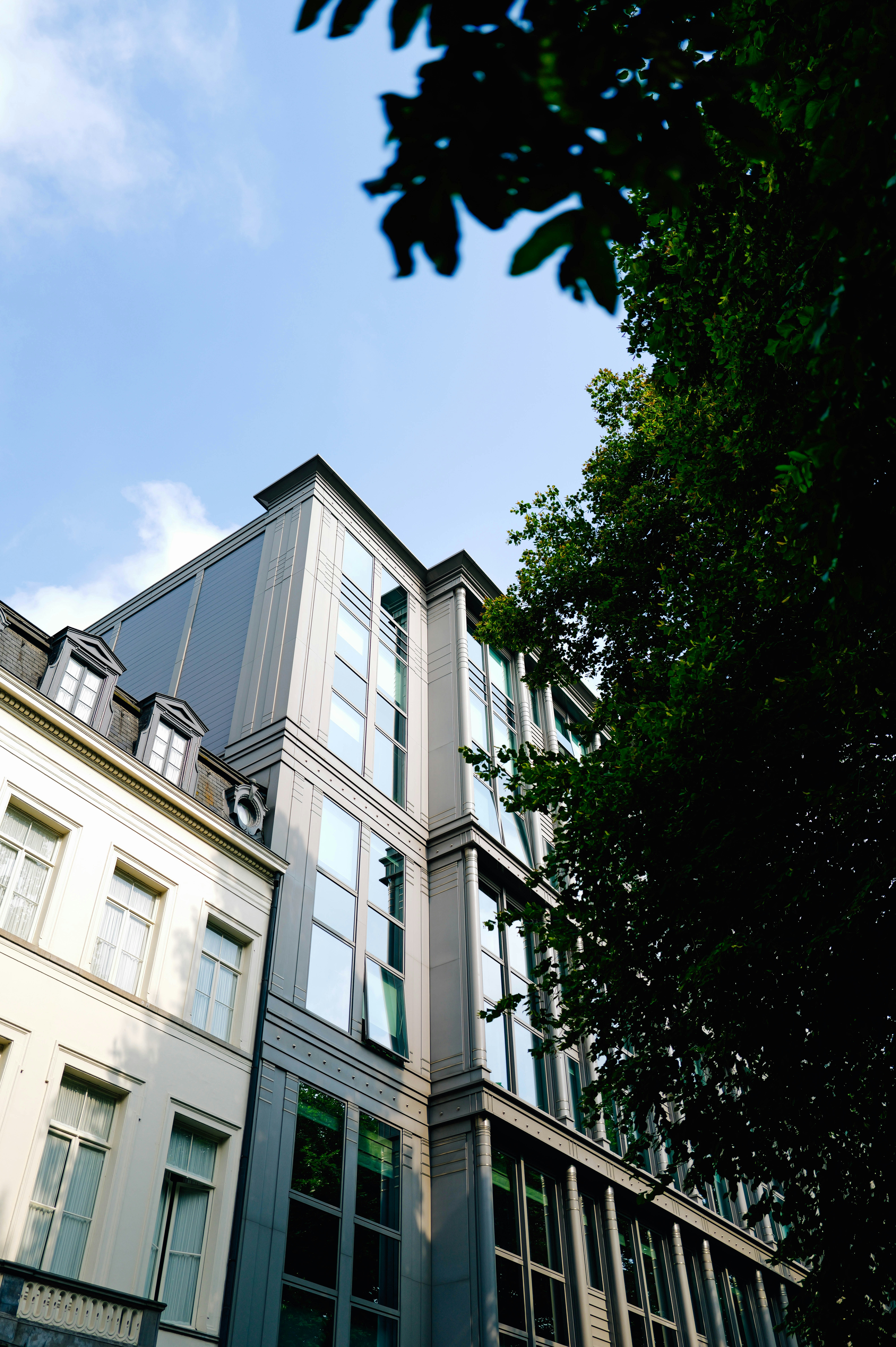 Photo by adrienolichon