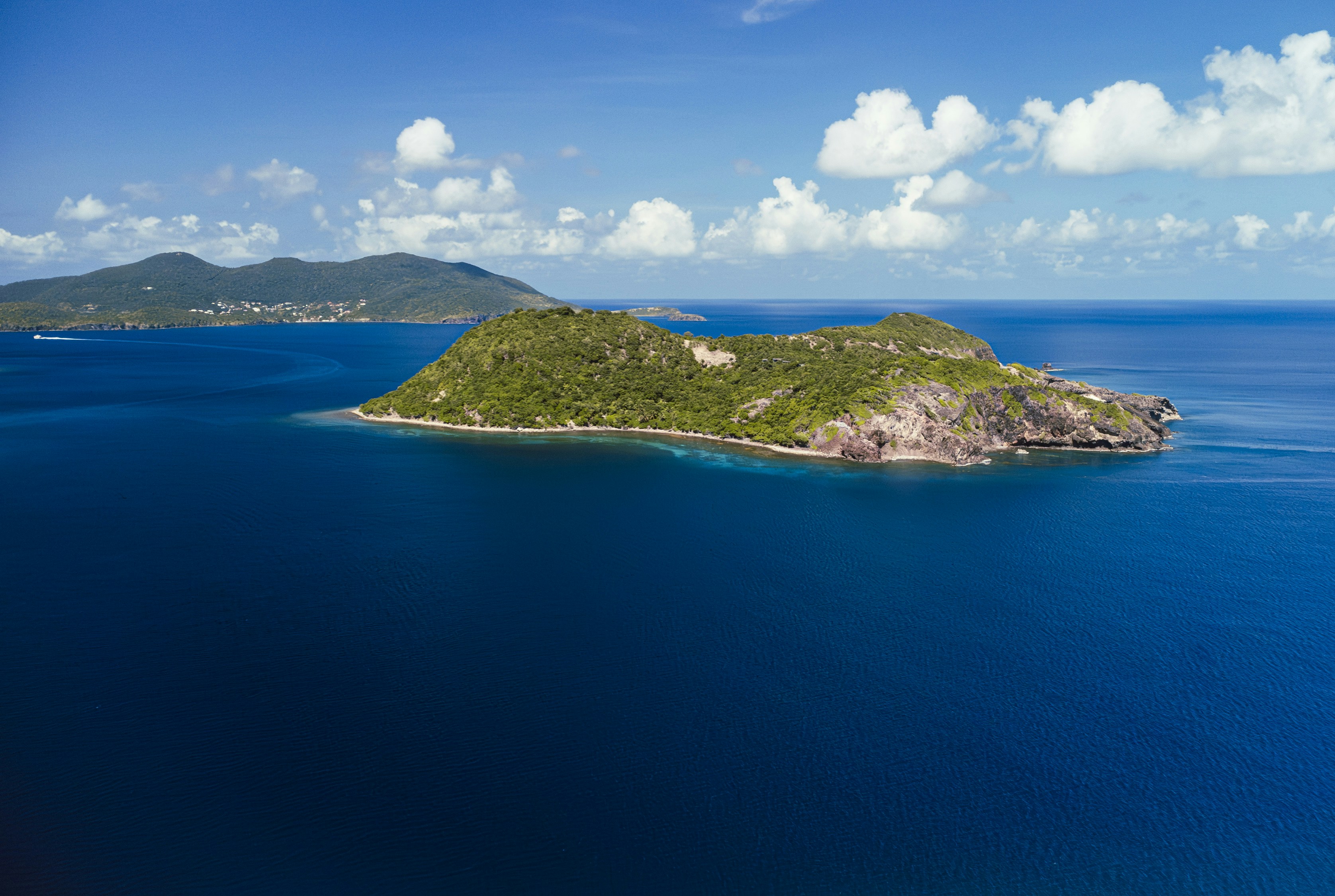 An island in the middle of the ocean, 