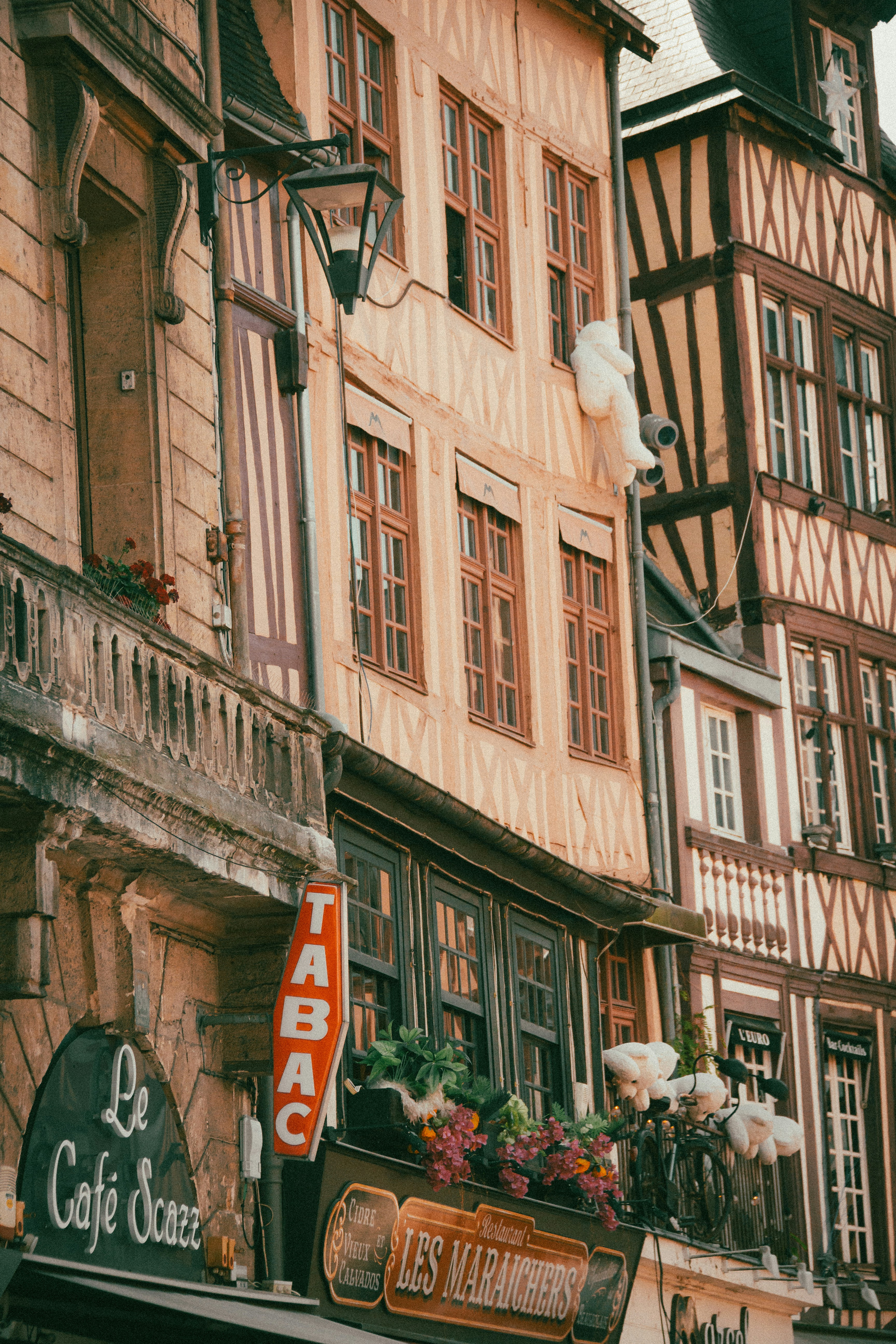 Photo by charlieh_viewfinder