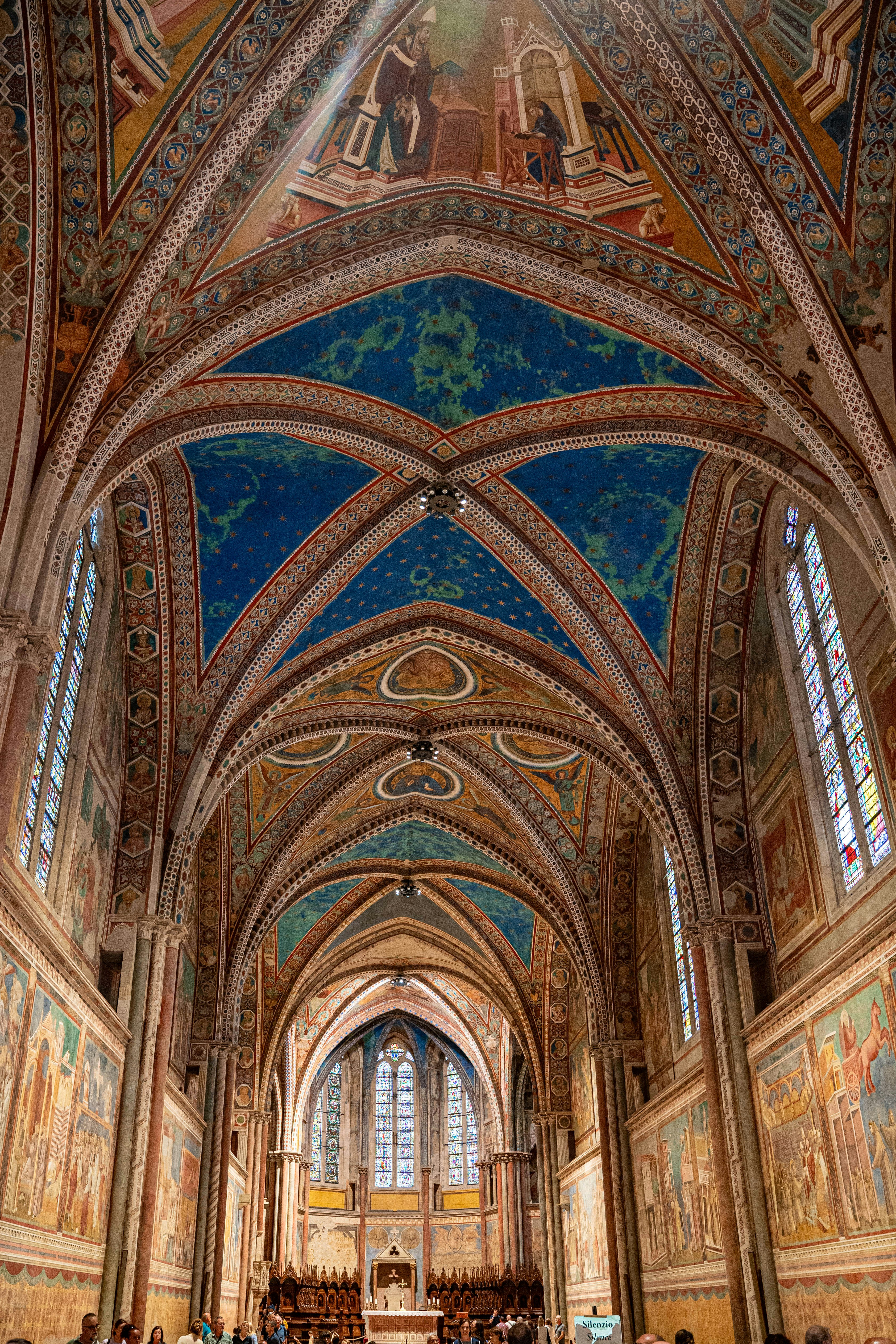 gray computer monitor