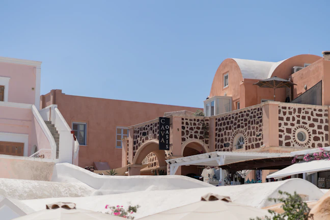 Santorini Budget Itinerary: 2 Days for Backpackers