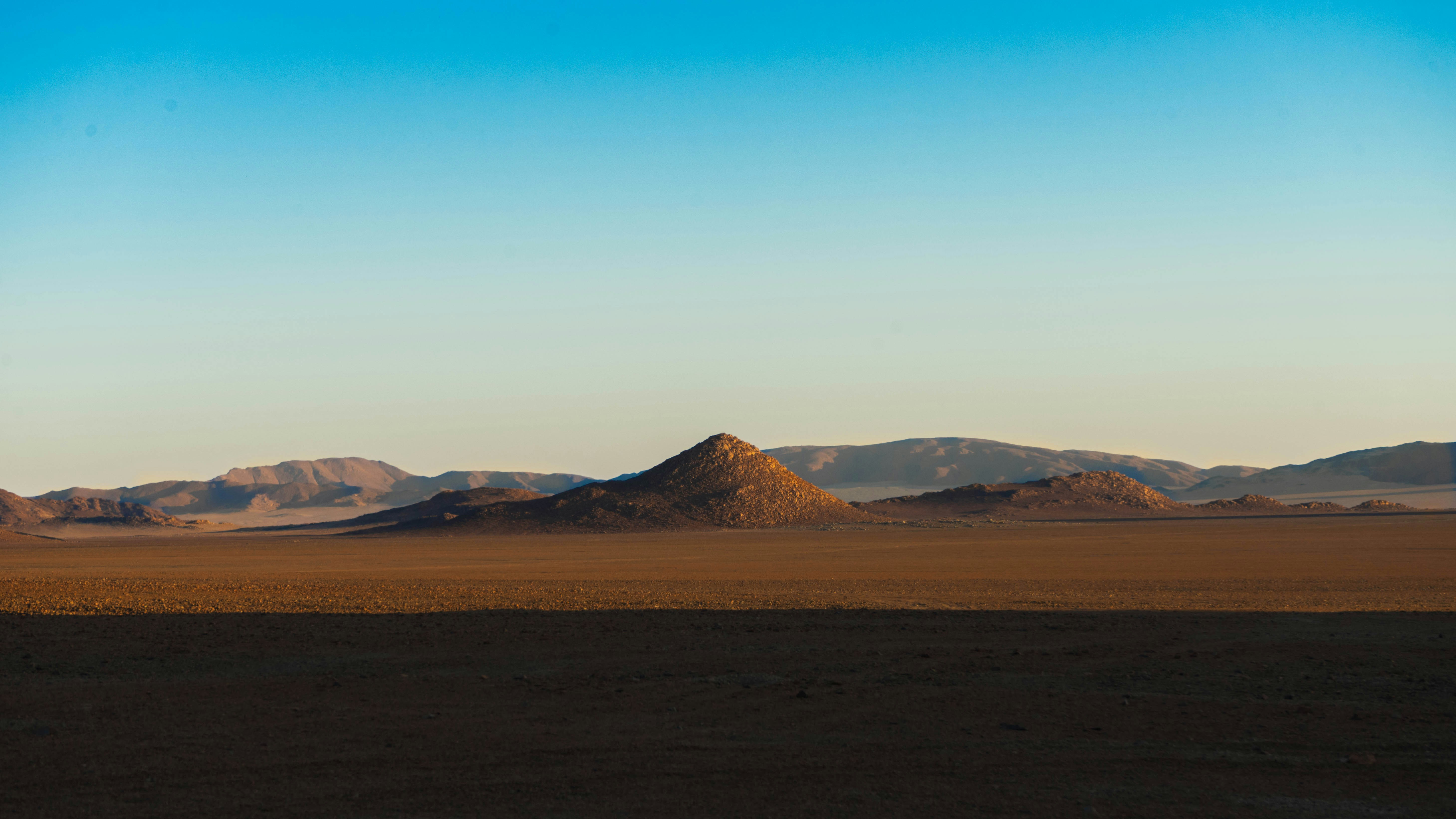 Photo by larshaenni_