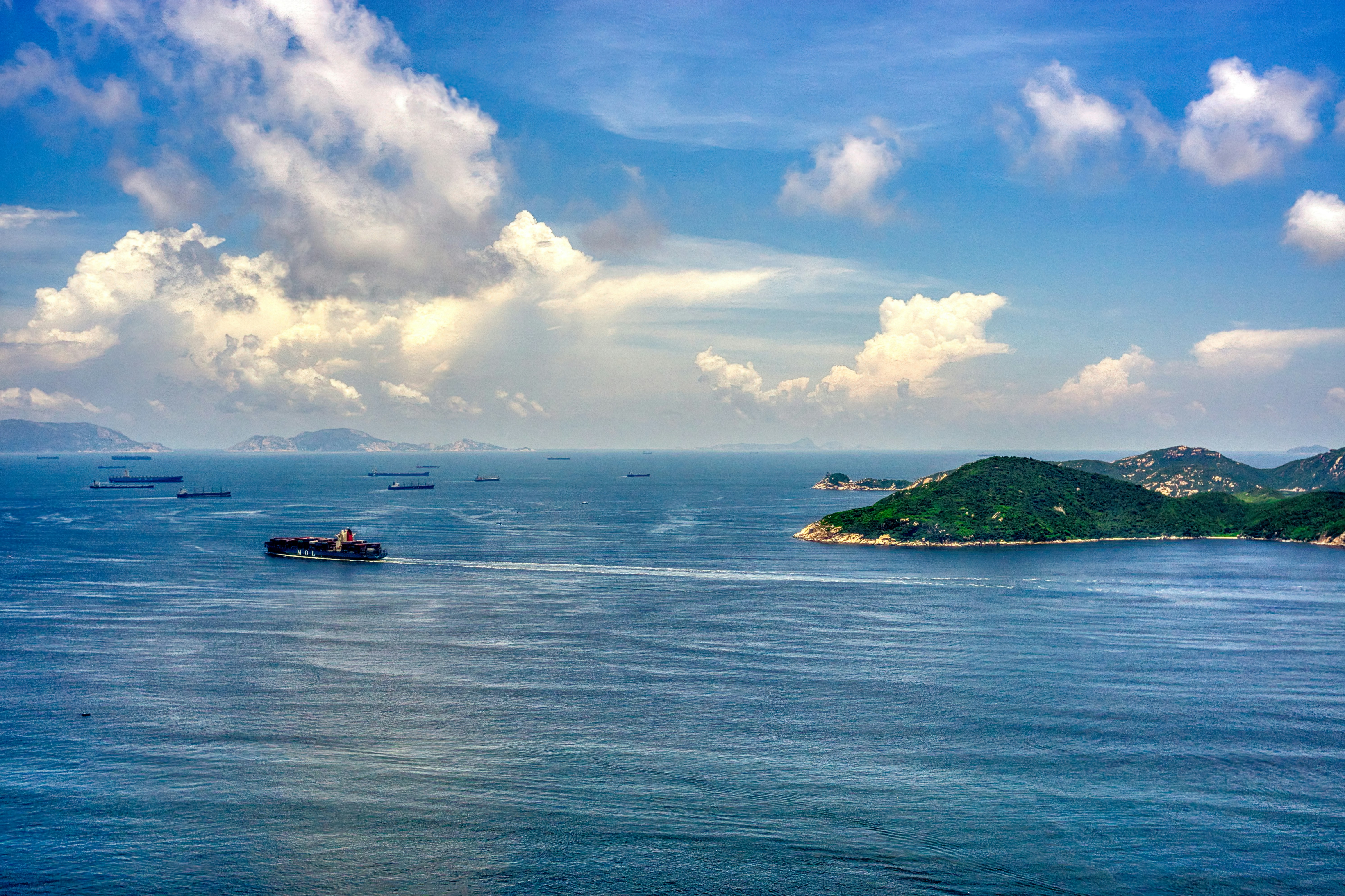 Photo by thomaskinto