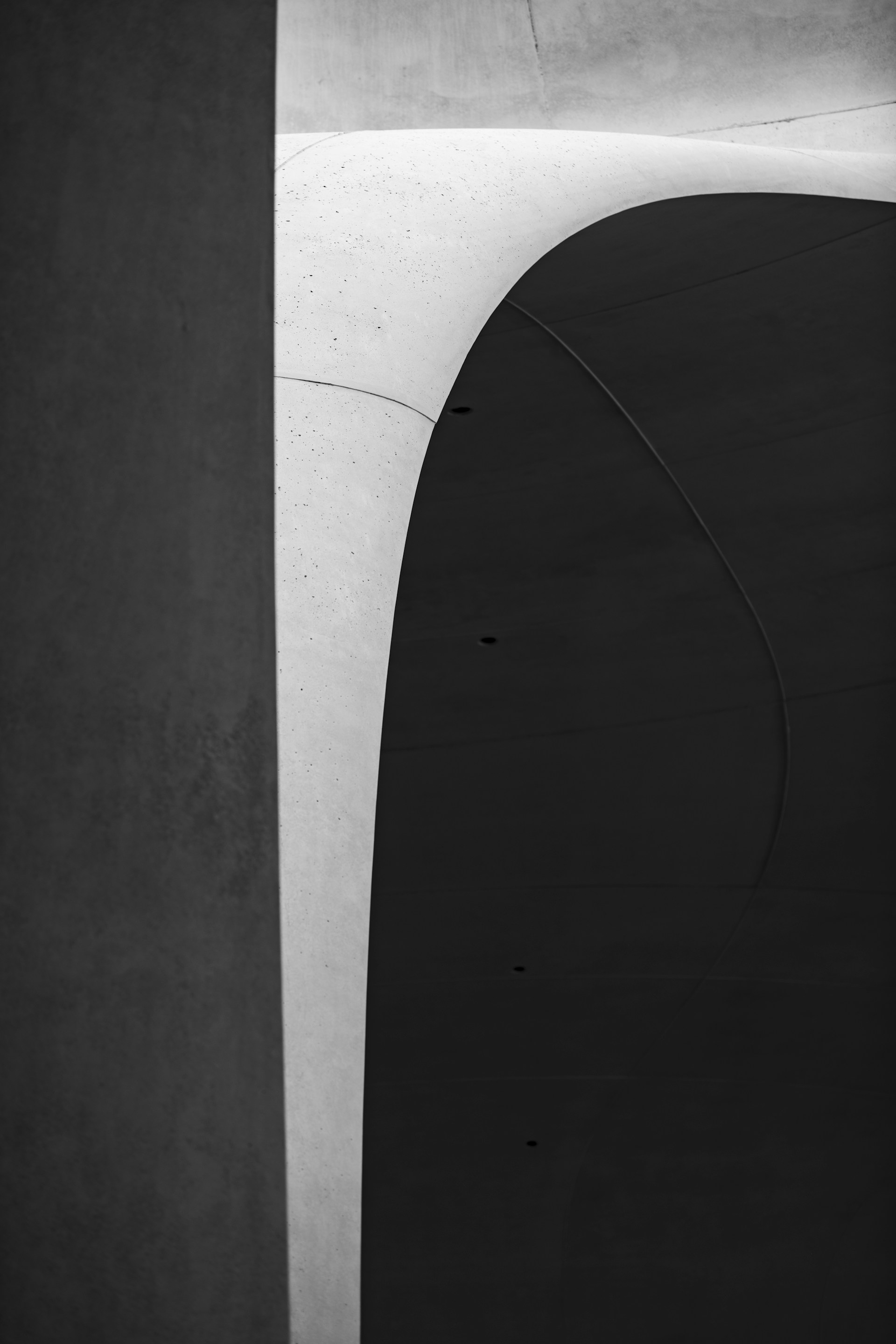 A black and white photo of a building