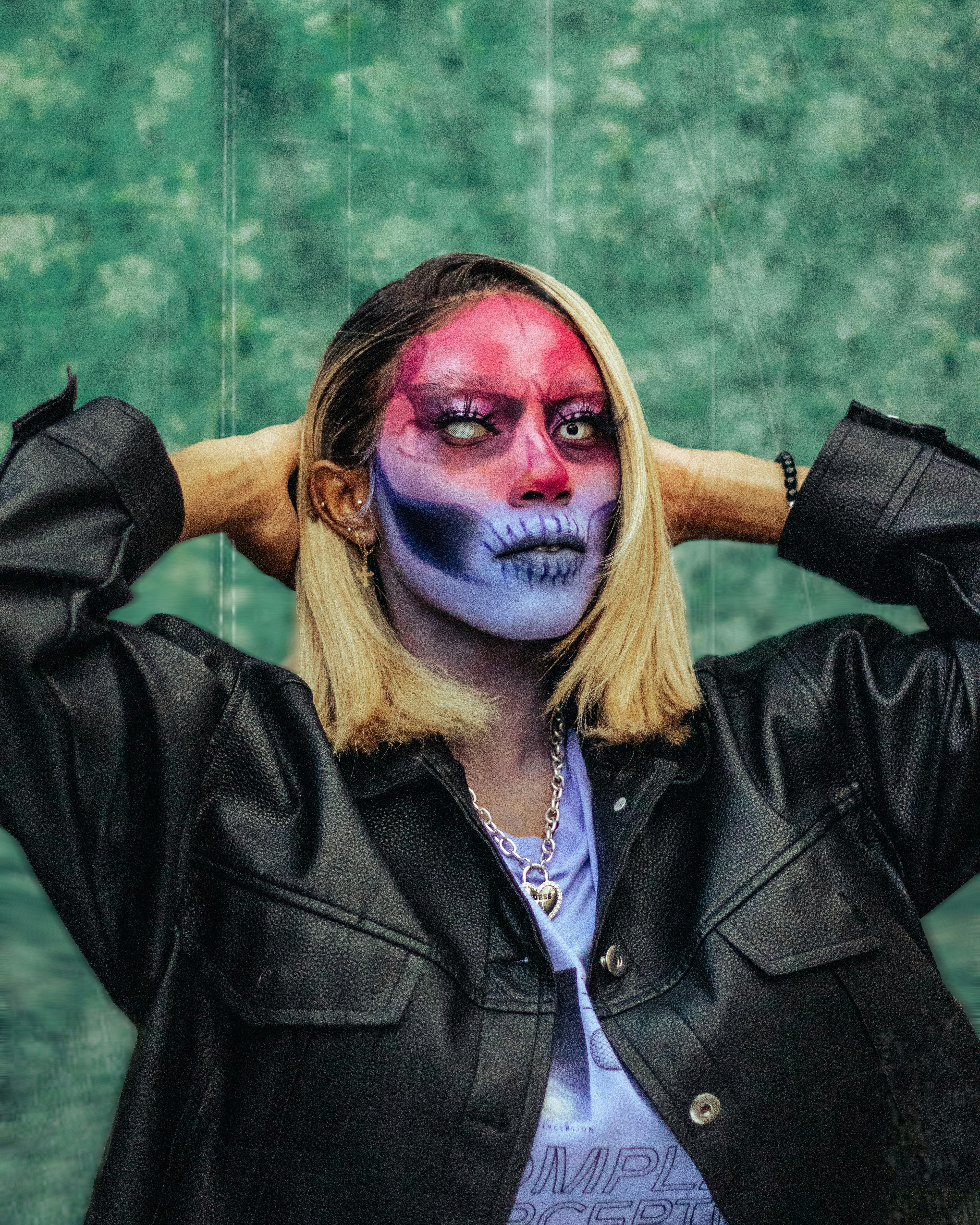 Une femme avec un crâne peint sur le visage photo – Image gratuite de  Effrayant sur Unsplash, image size:3000x3750