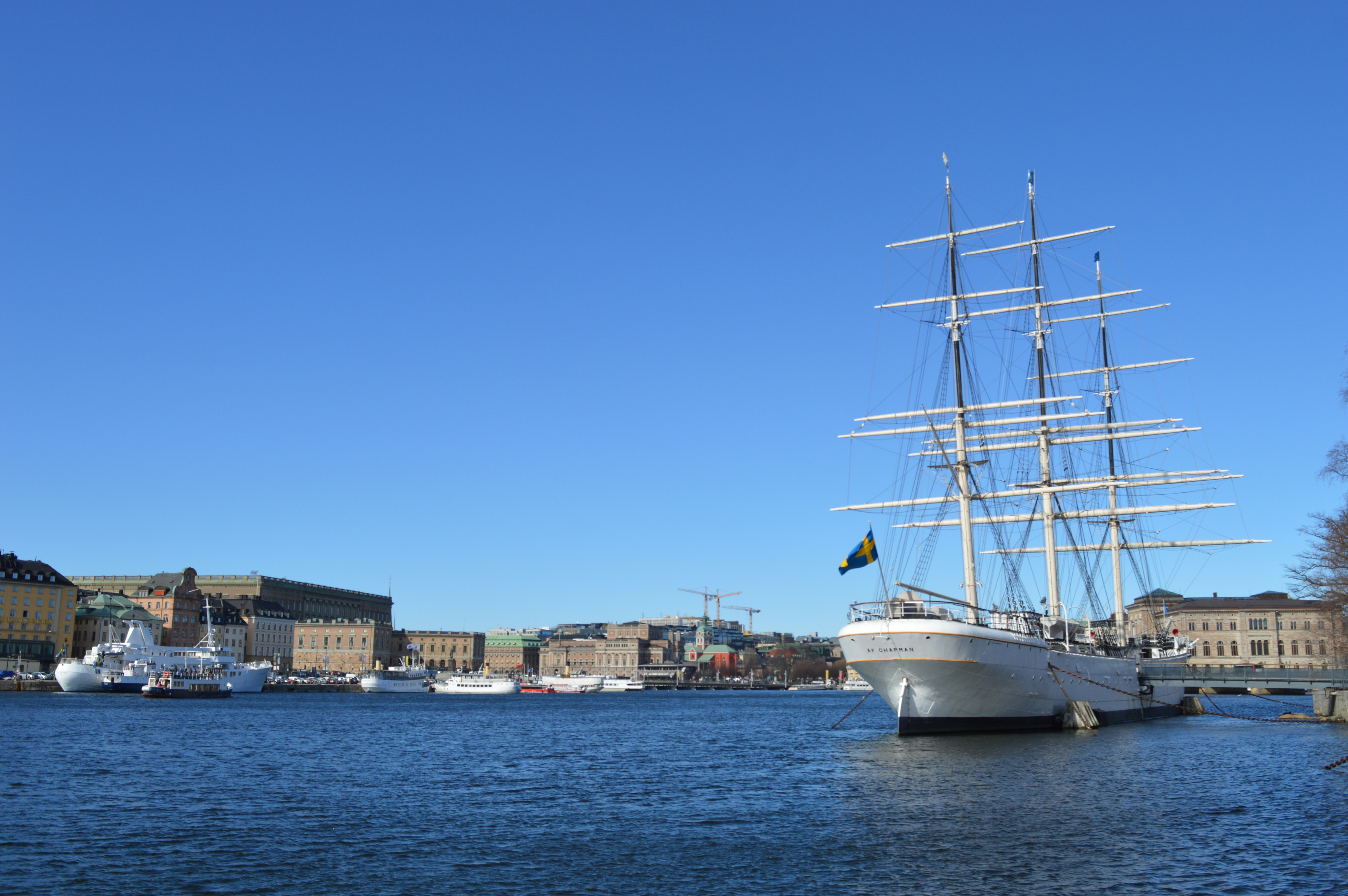 Photo by joshimilestoner