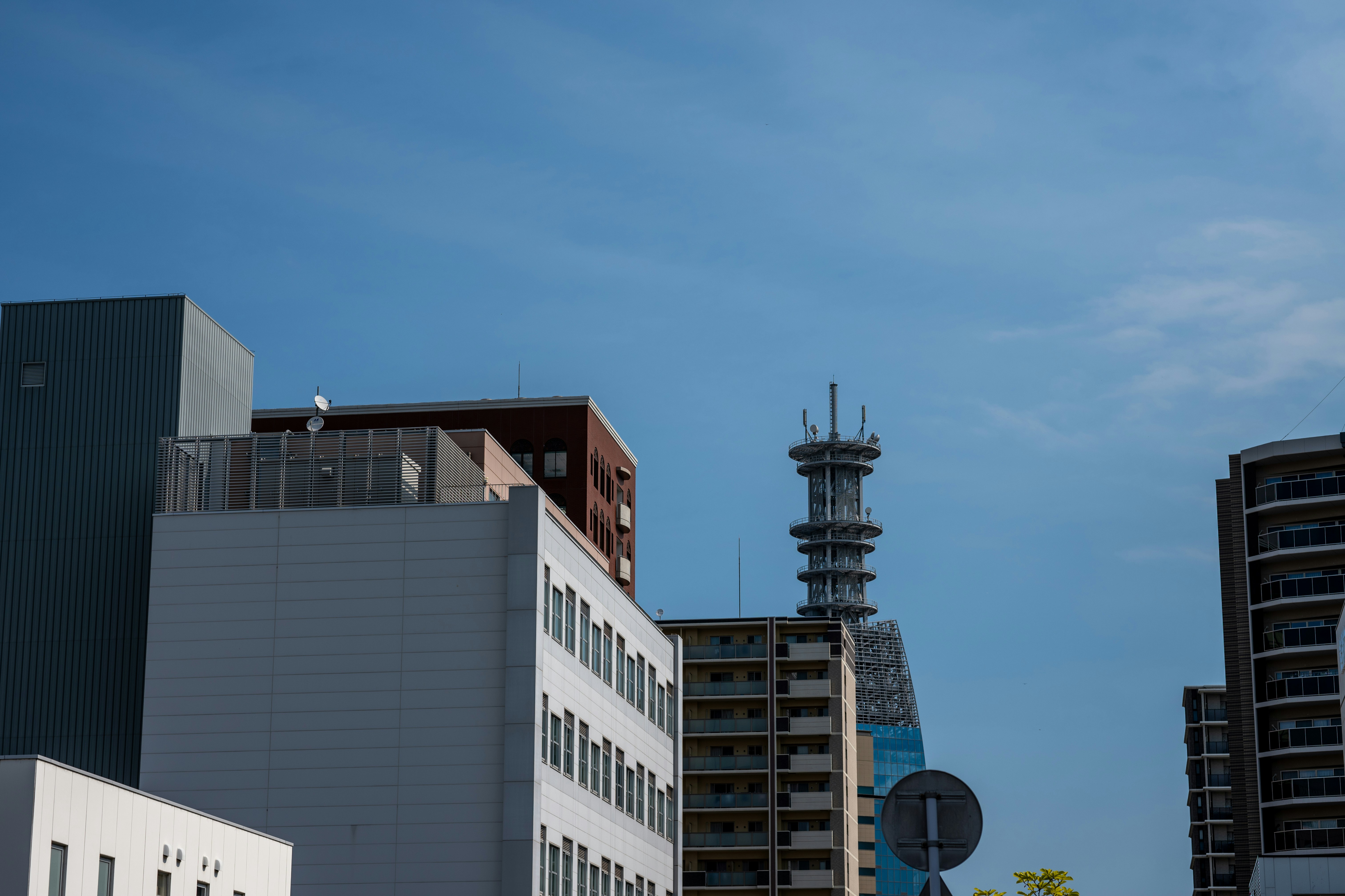 Barclays Maintains Equal-Weight on Halliburton, Raises Price Target to $25