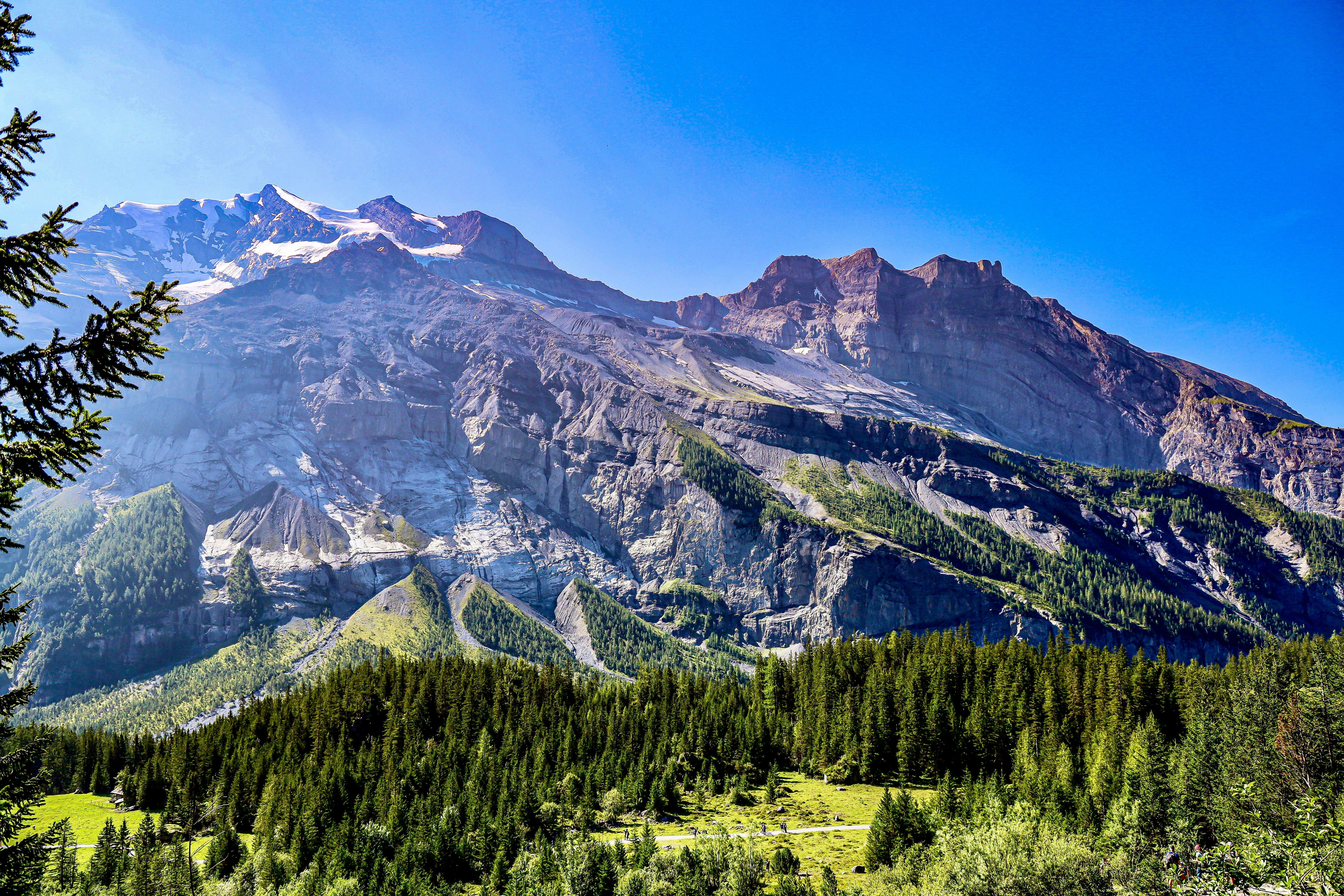 Photo by maximilian_brand