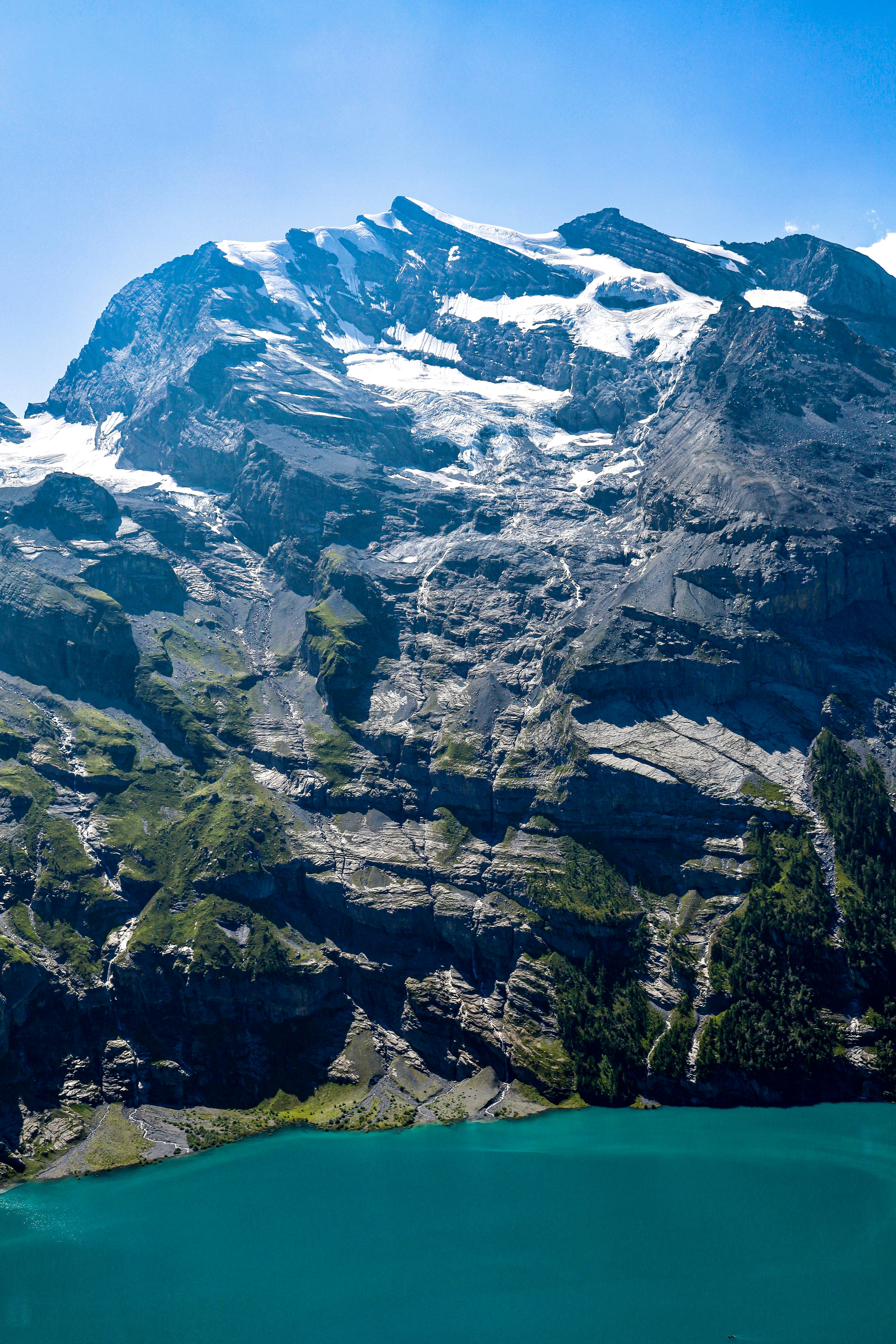 Photo by maximilian_brand