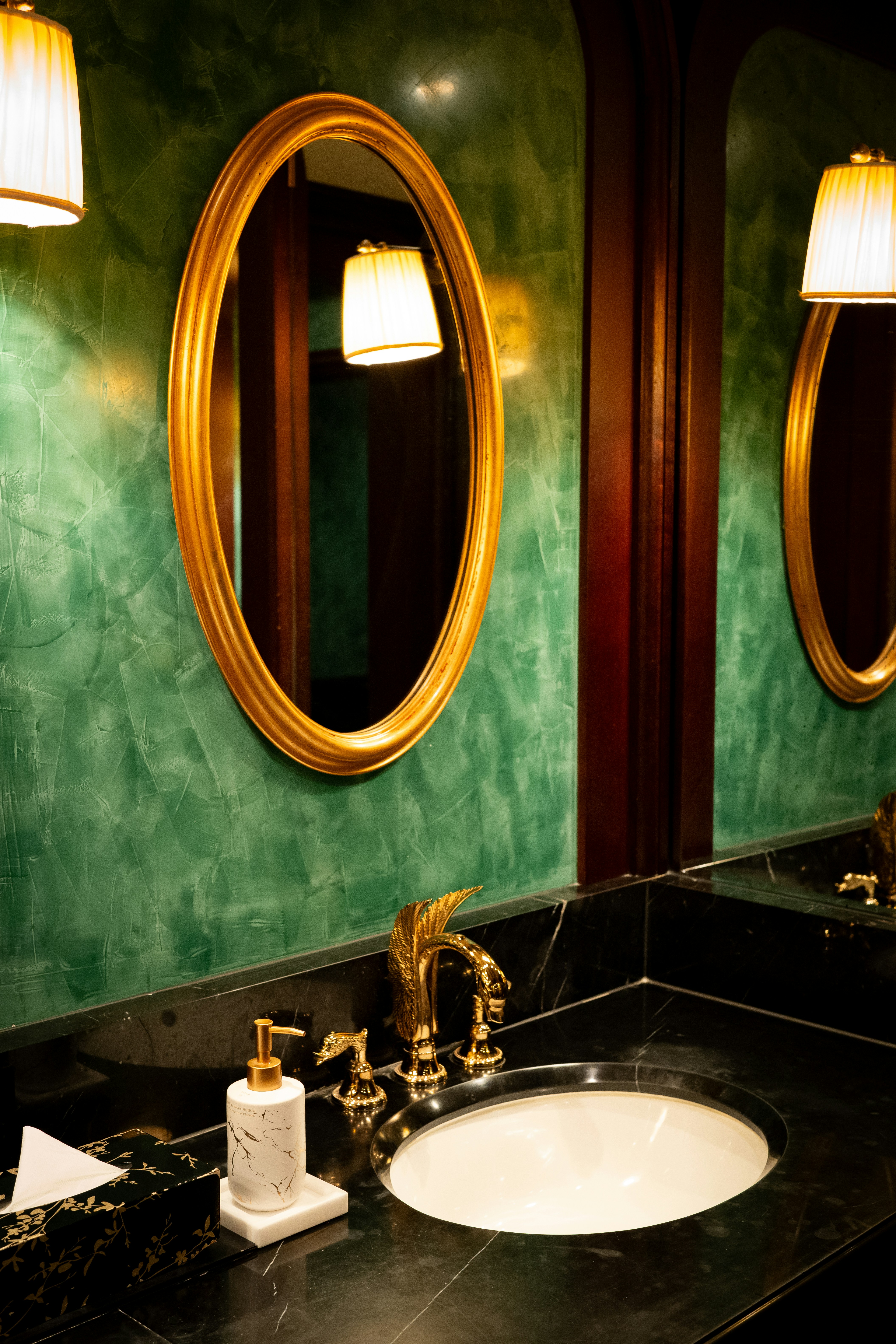 emerald green bathroom, wallpaper, Emerald Green Bathroom Organization: Stylish Solutions 4