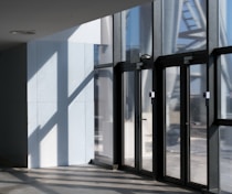 commercial door repair and replacement