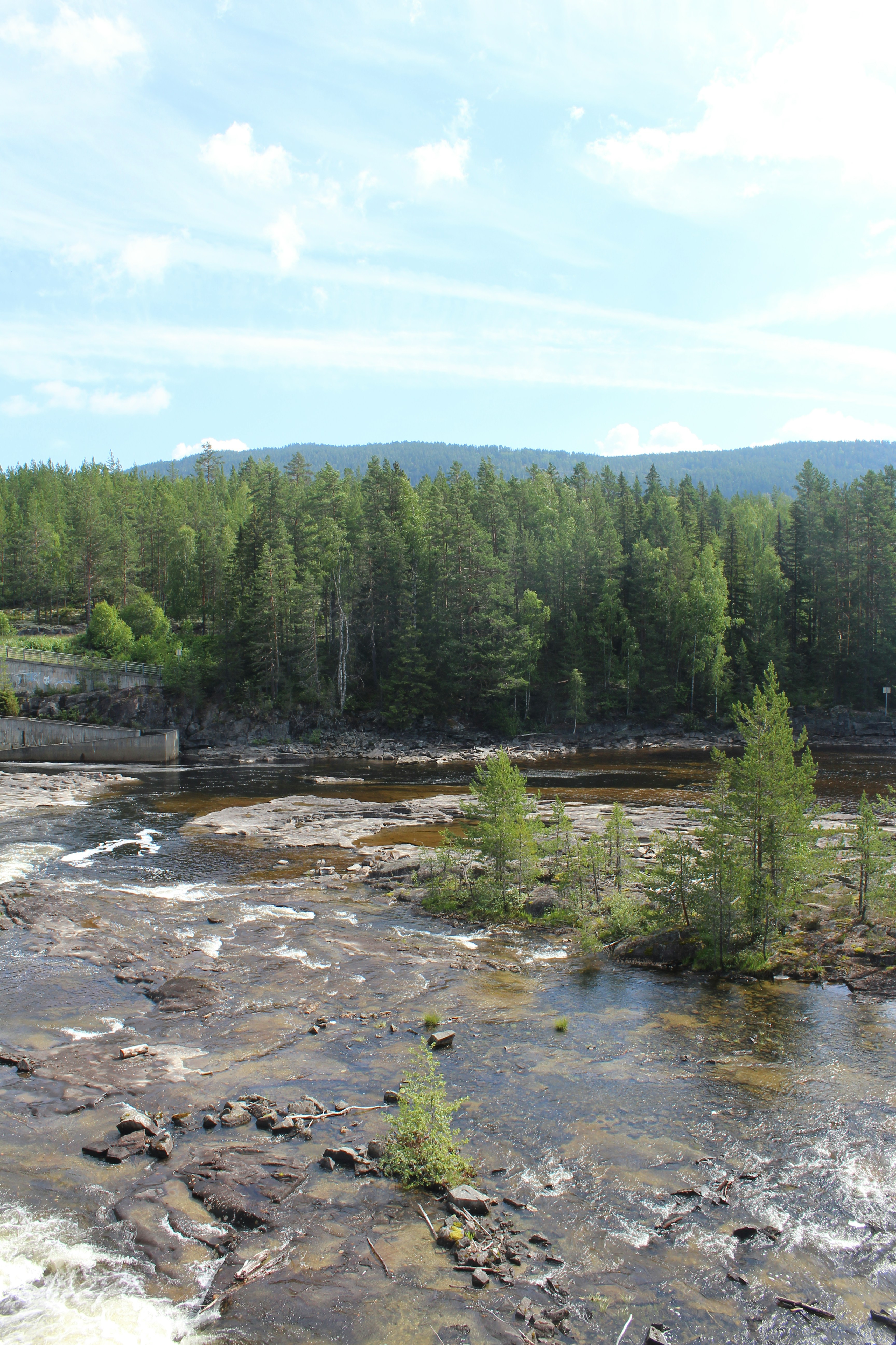 B-Trees vs LSM-Trees: A Performance Model