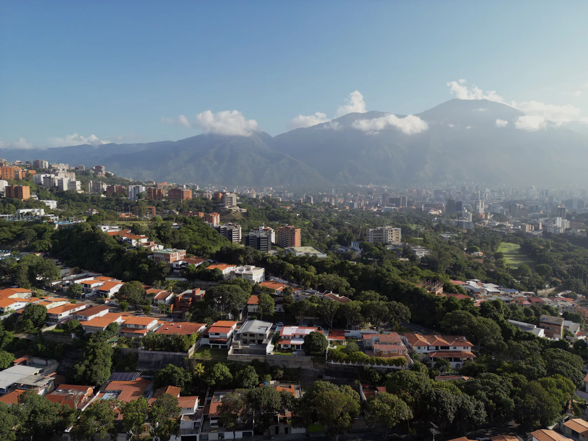 Machado Returns to Venezuela After 10 Months in Exile, Offers Talks With Rodríguez