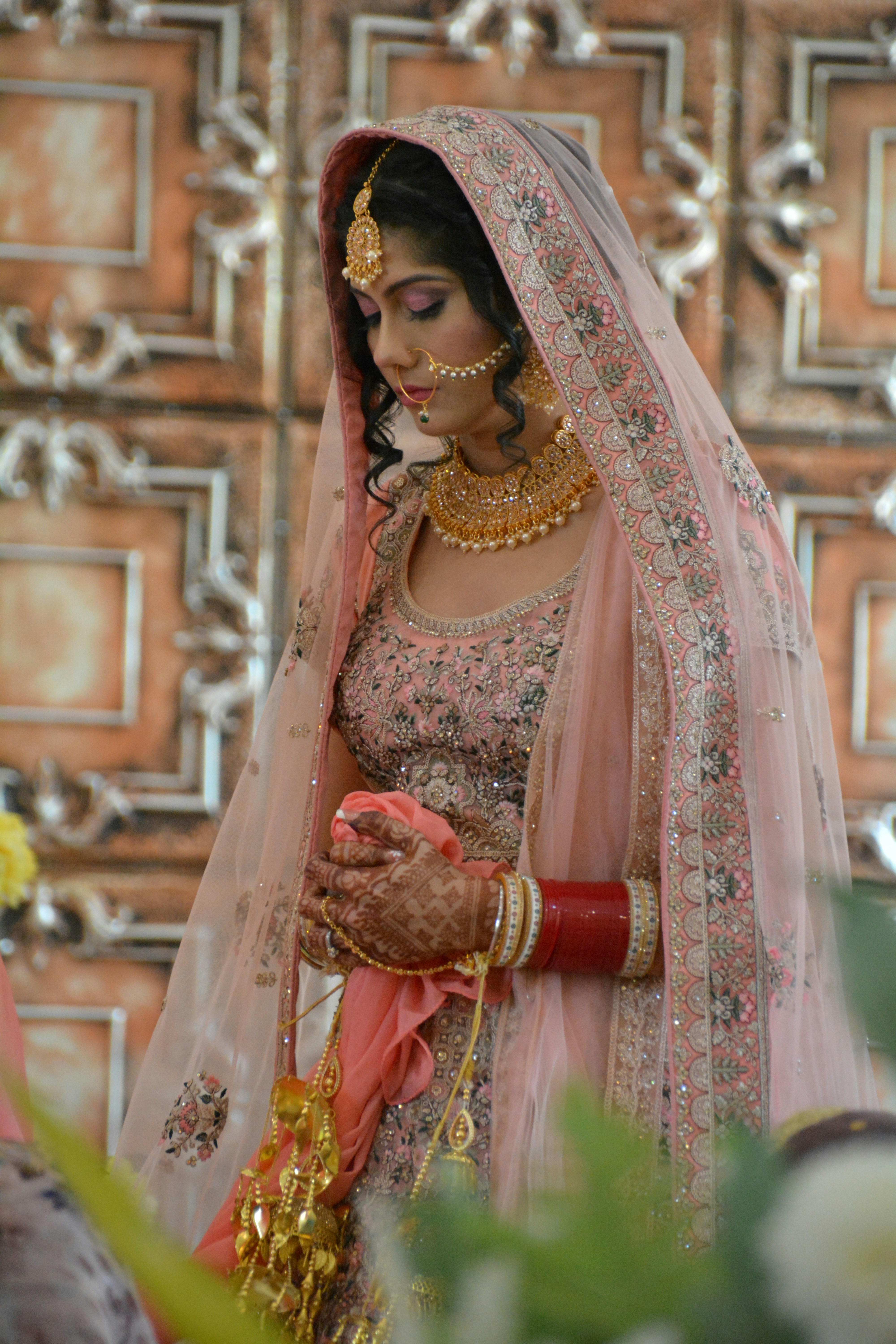 elegant wedding color, ilustrasi artikel Unlock Your Dream Wedding: A Guide to Choosing the Perfect Color Palette 1