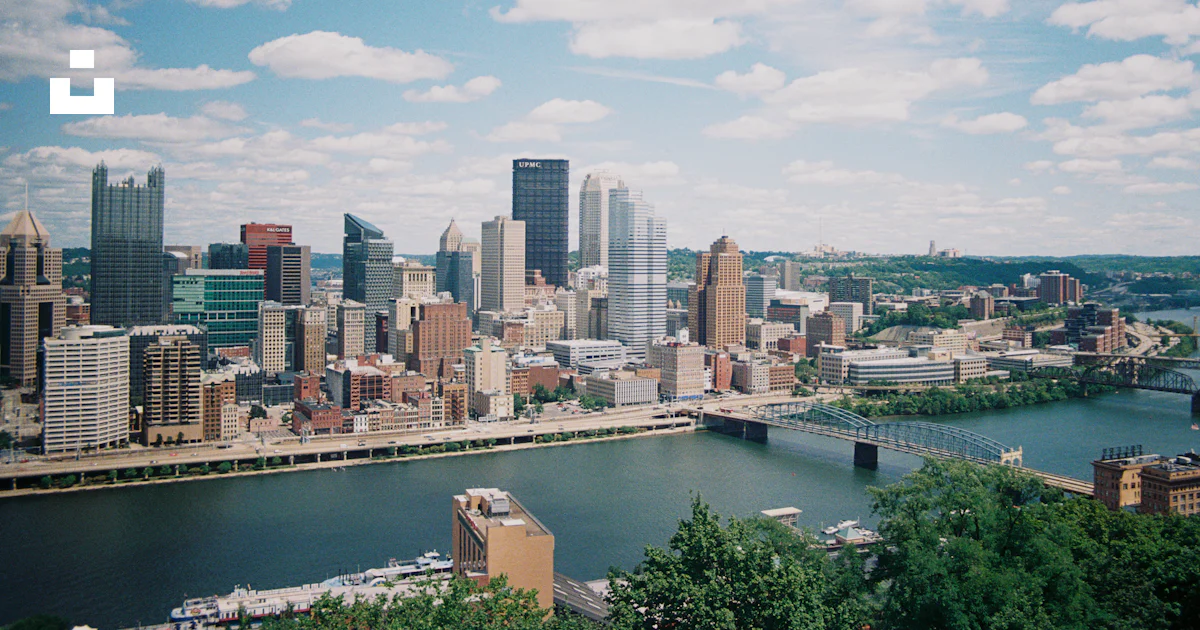 Pittsburgh Overview A view of a city with a river running through it photo – Free ...