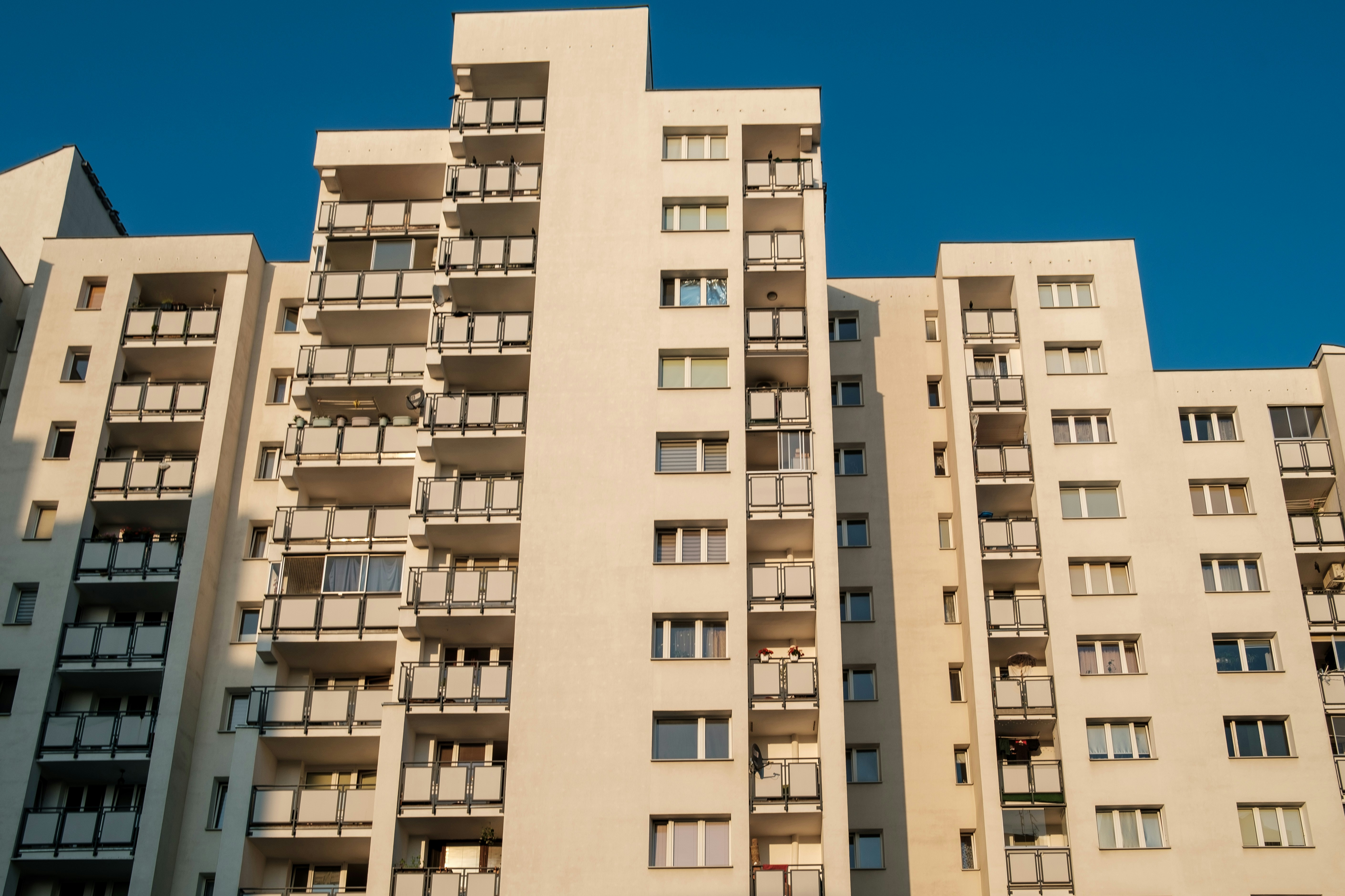 A very tall building with lots of windows