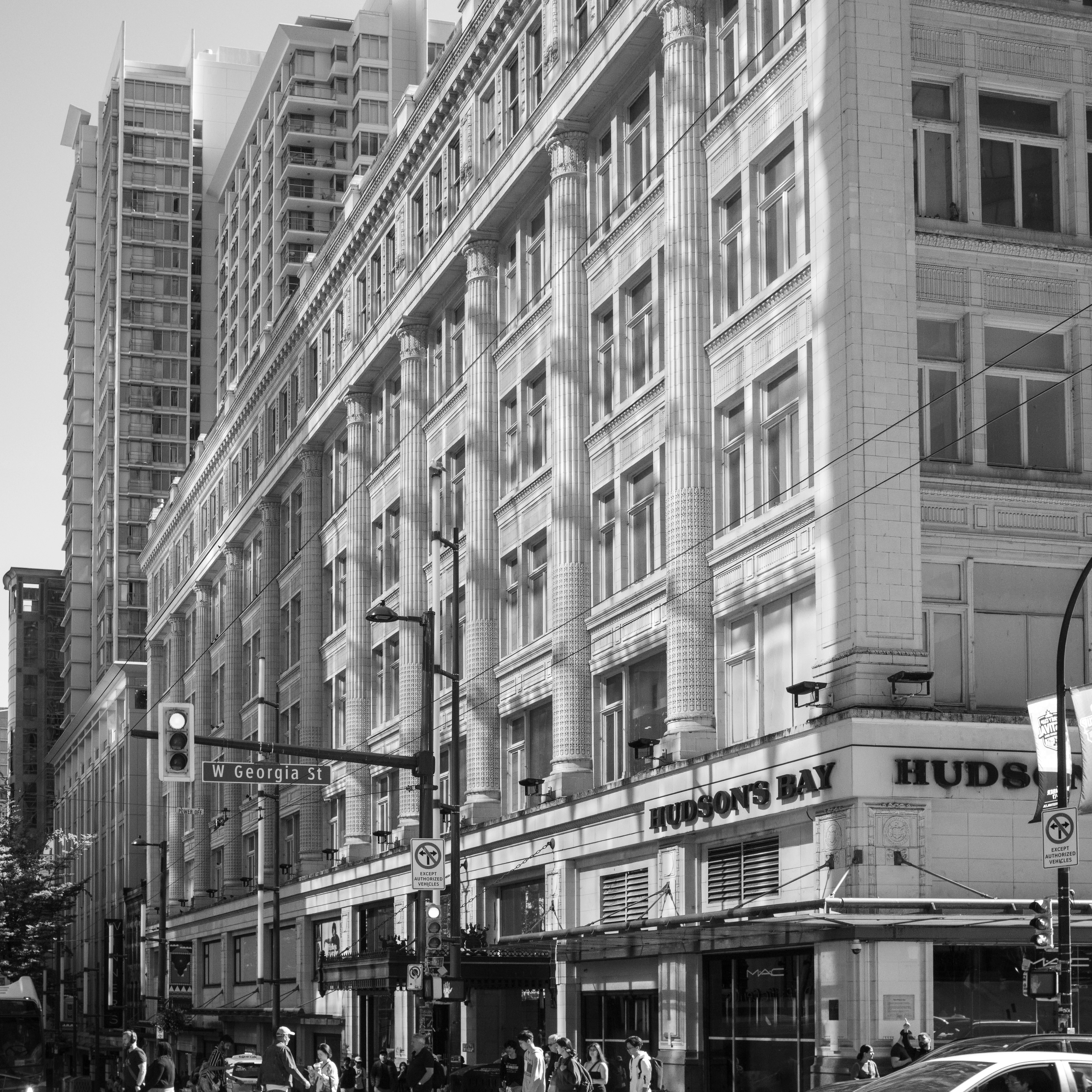 Photo by jonathankslim