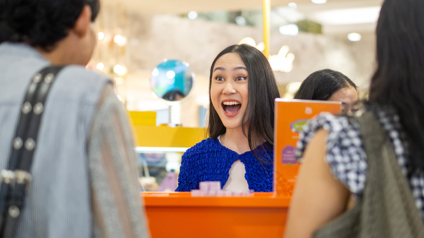 Natura vê a receita no Brasil cair 14,8% no trimestre, com a Avon recuando 22,5% e o lucro despencando 92%