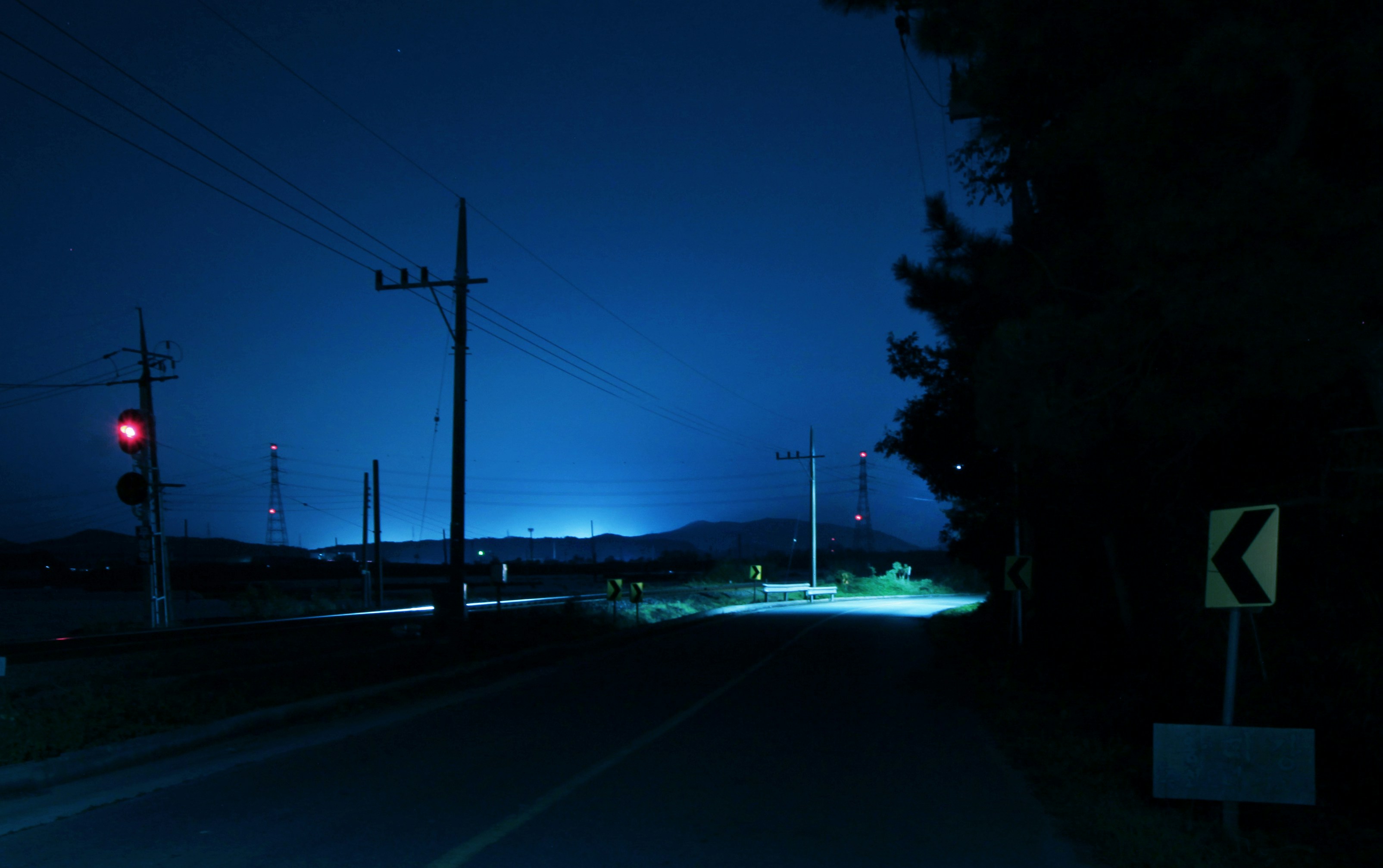 What Are Earthquake Lights? (image credits: unsplash)