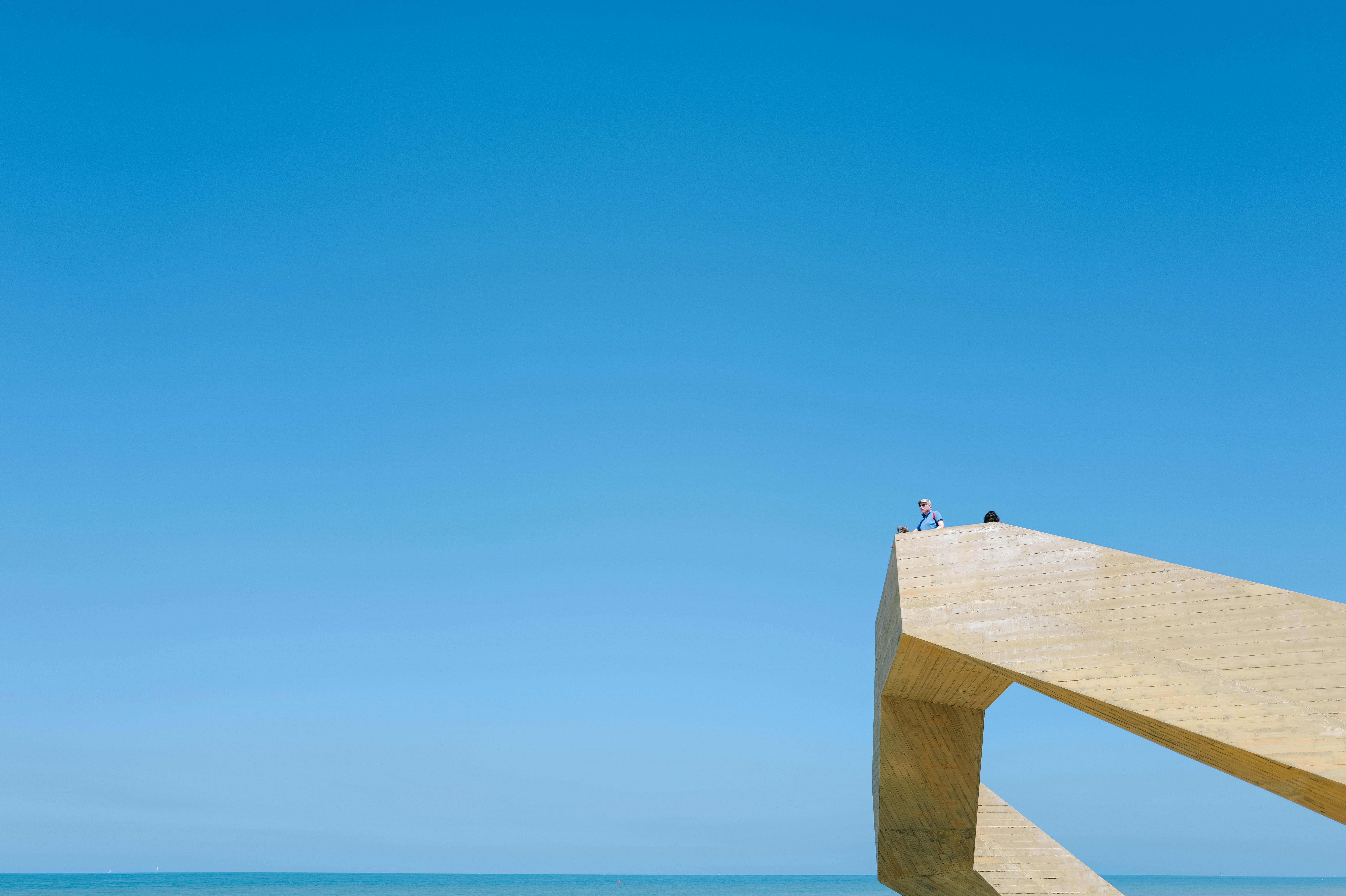 Photo by adrienolichon