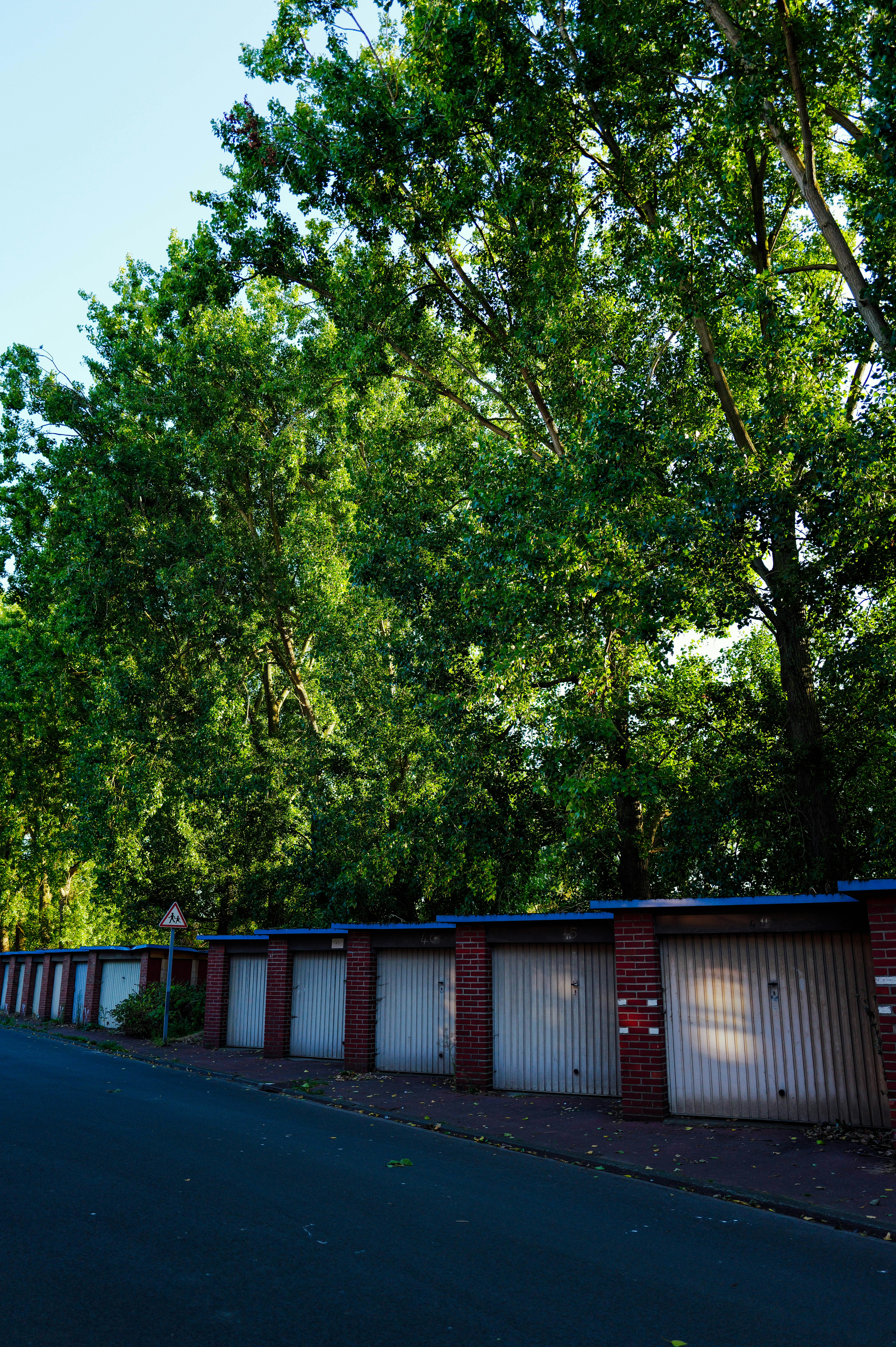 Photo by adrienolichon