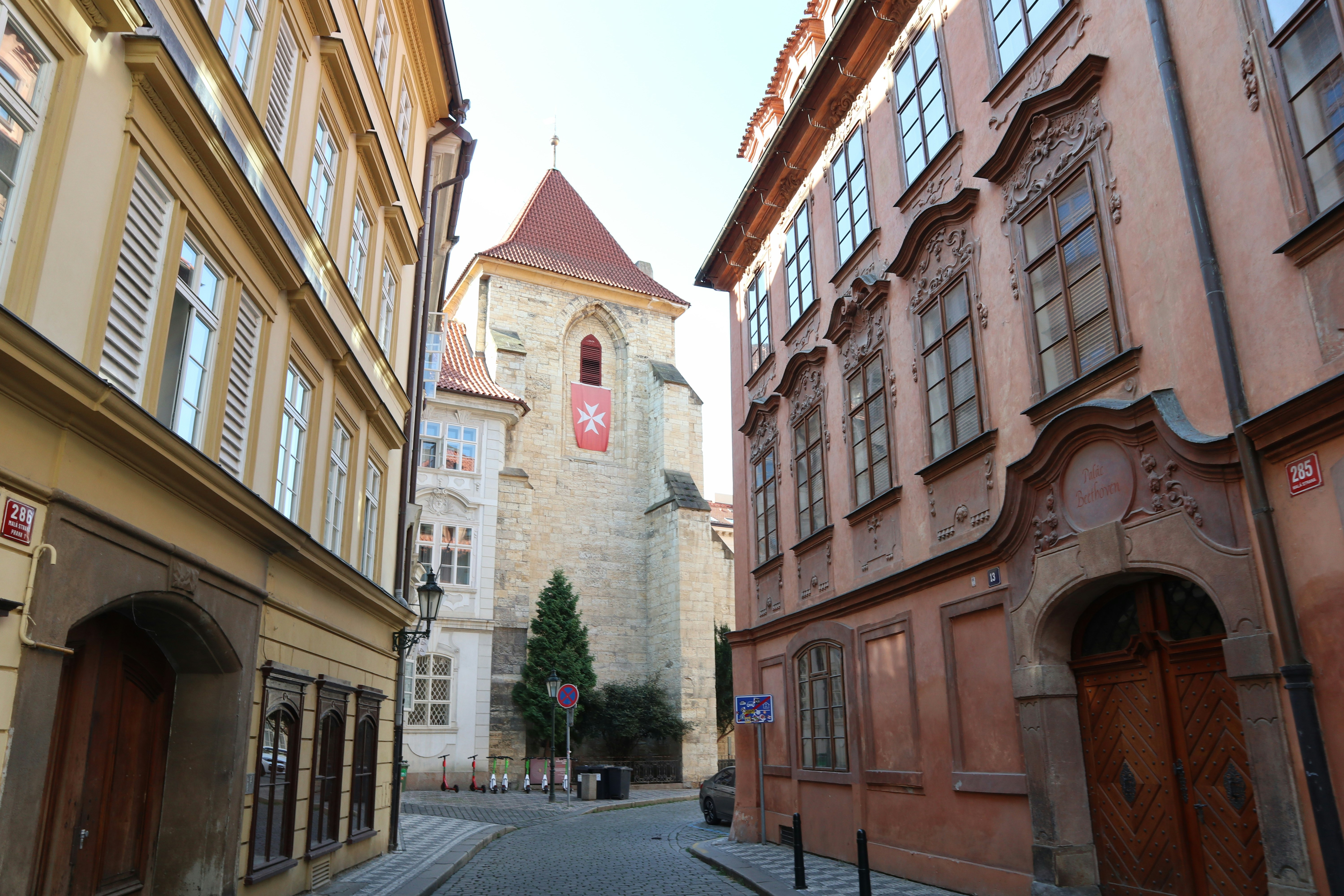 Photo by balint_miko