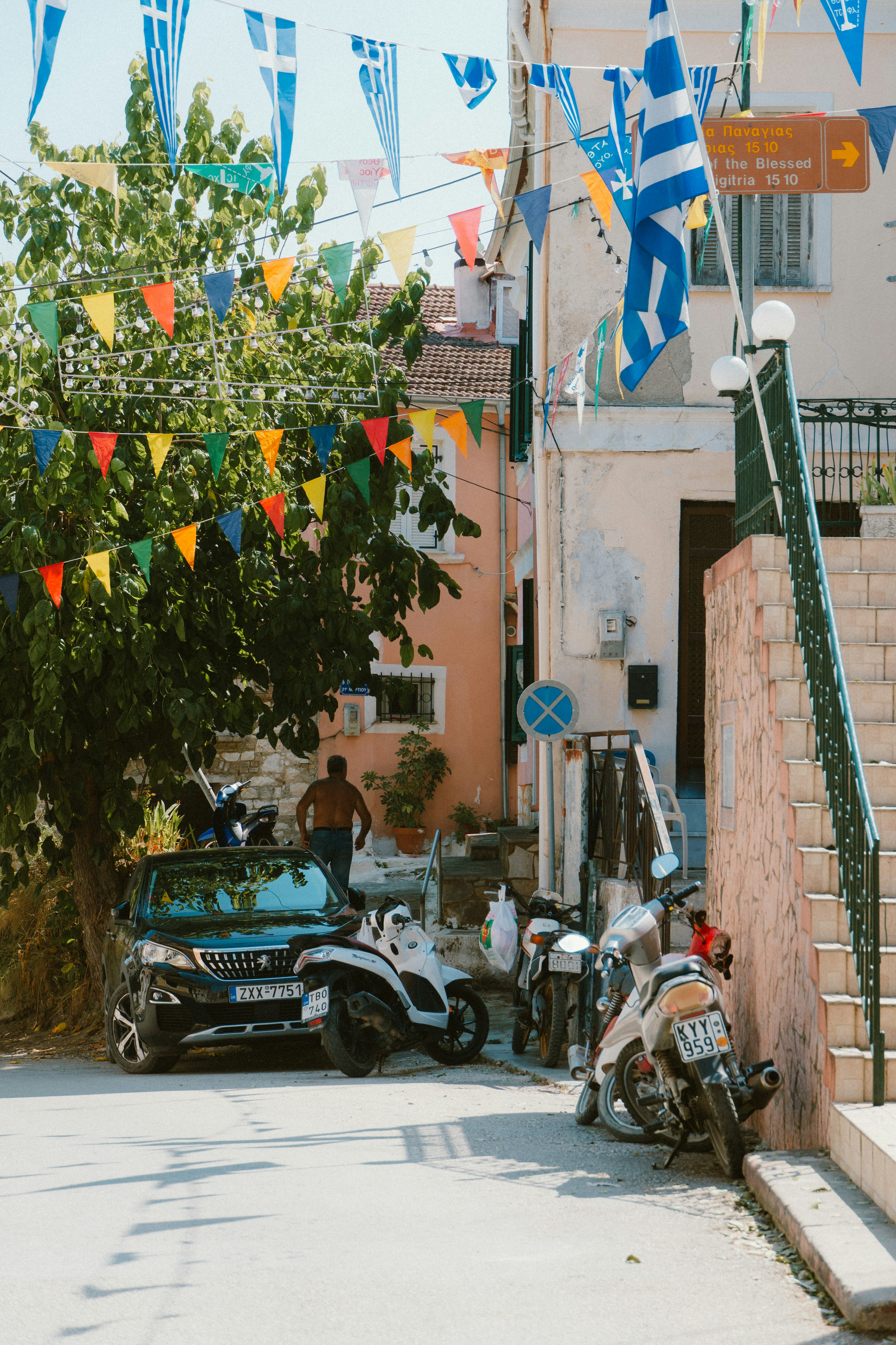 Photo by alexghiurau