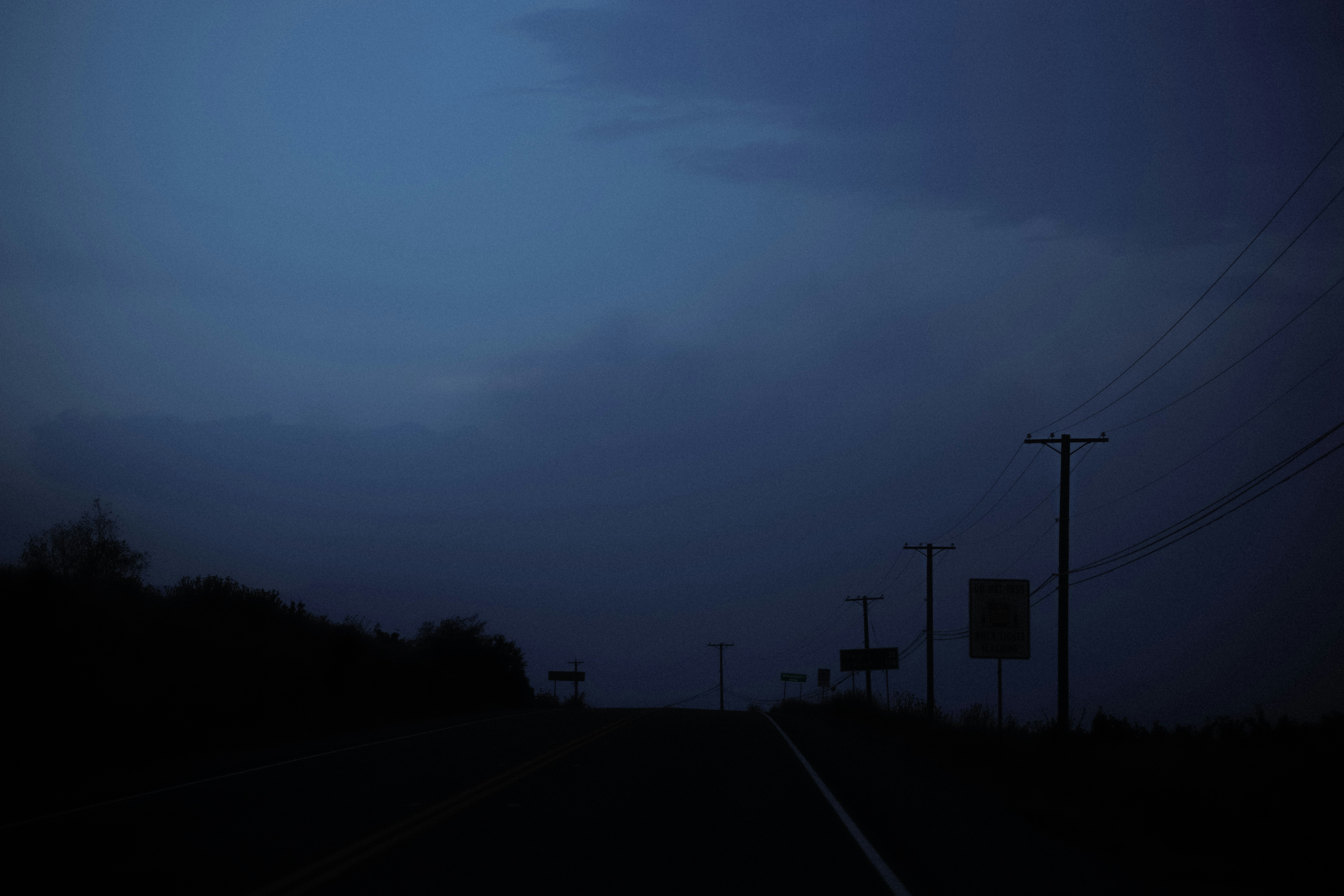 Blue R34 city, Silver R34 sunset, White R34 track, Black R34 rain, ilustrasi artikel Unleash the Beast: Discover the Best Nissan Skyline GT-R R34 Wallpapers 2