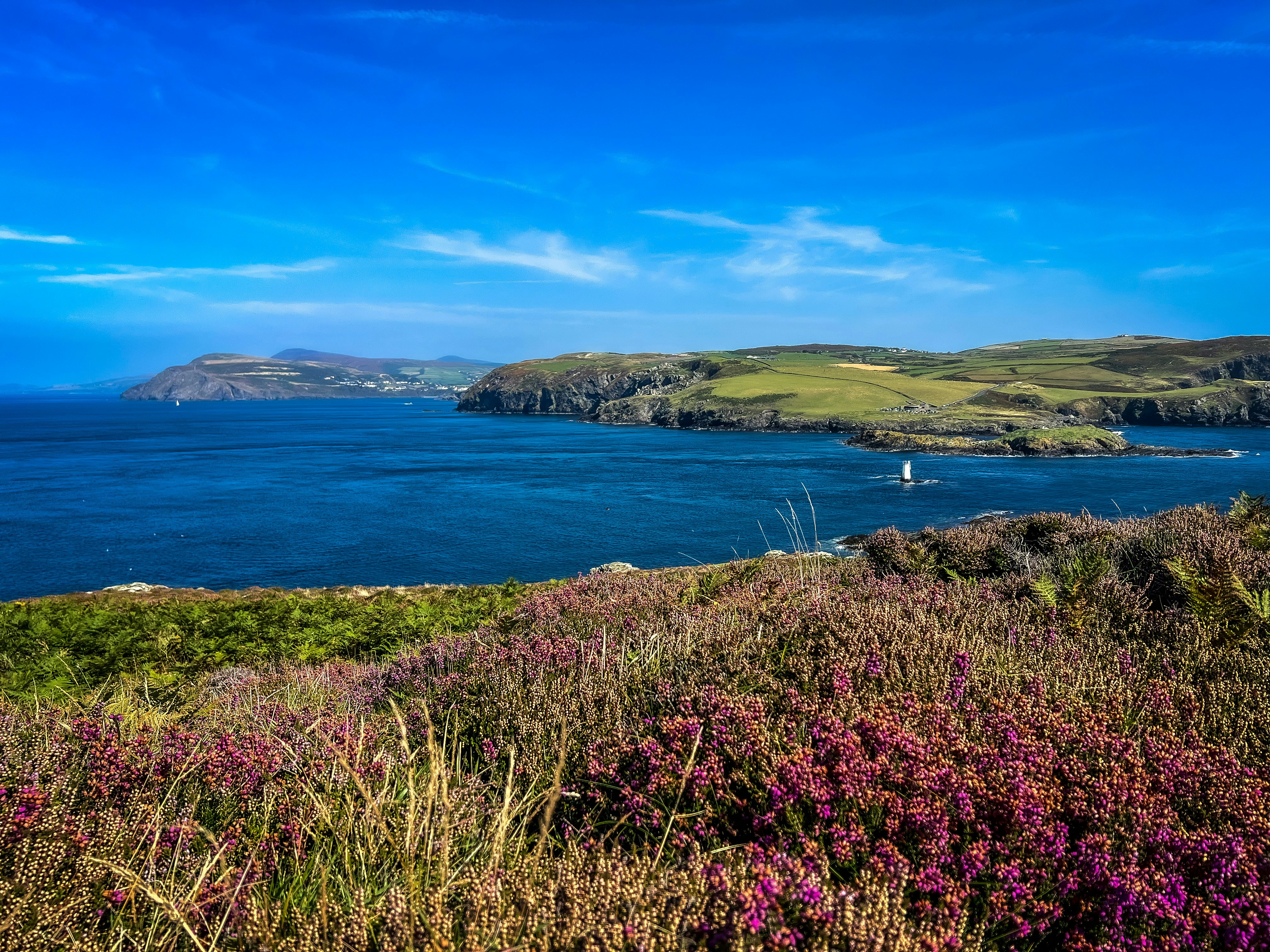 Stay online in the Isle Of Man with a prepaid eSIM from eSIMlii. Instant activation, no roaming charges, and reliable coverage.