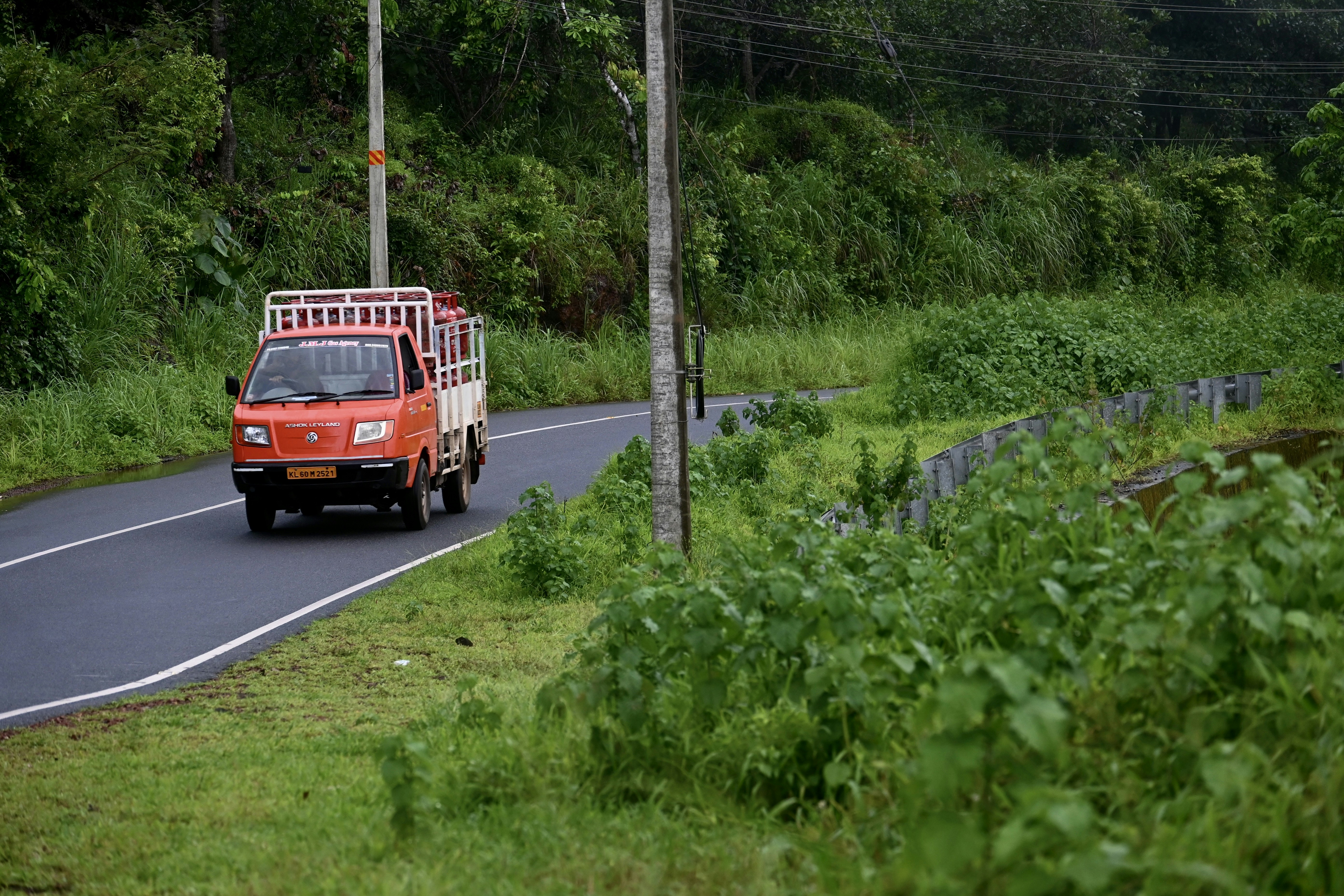 10 Common Roadside Emergencies Solved by Precision Towing Service