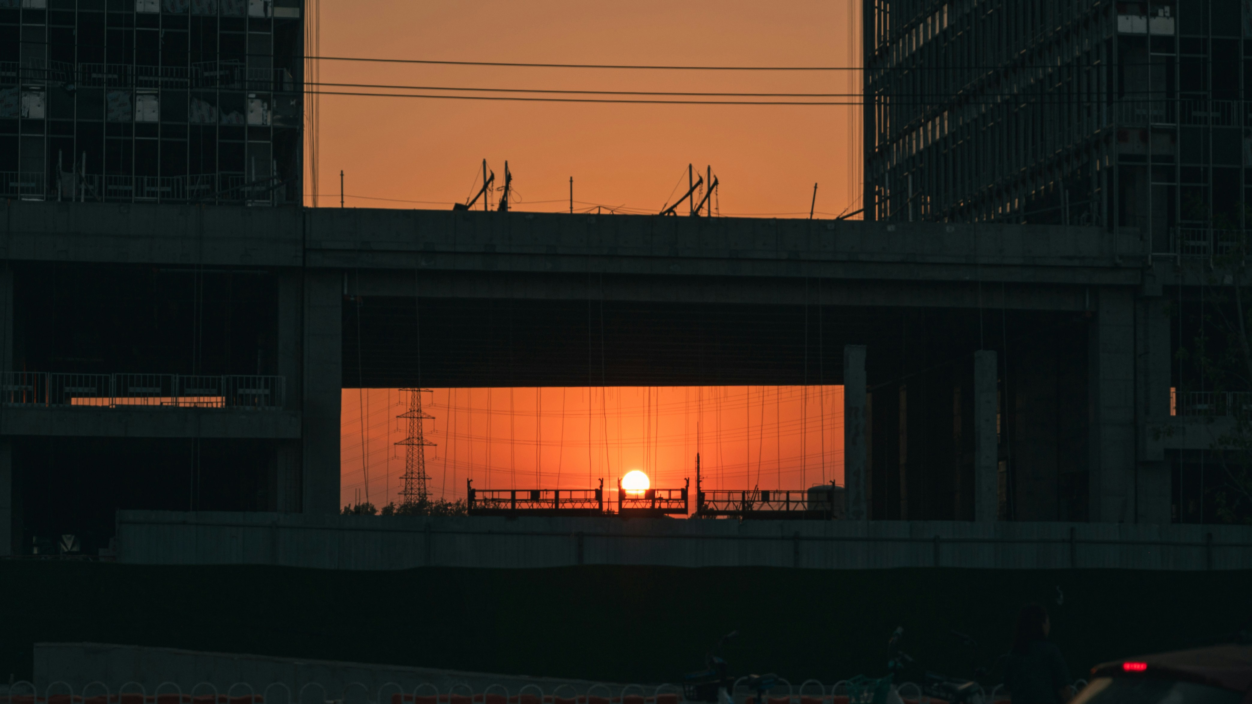 sunset over West Loop - luxury apartments in west loop
