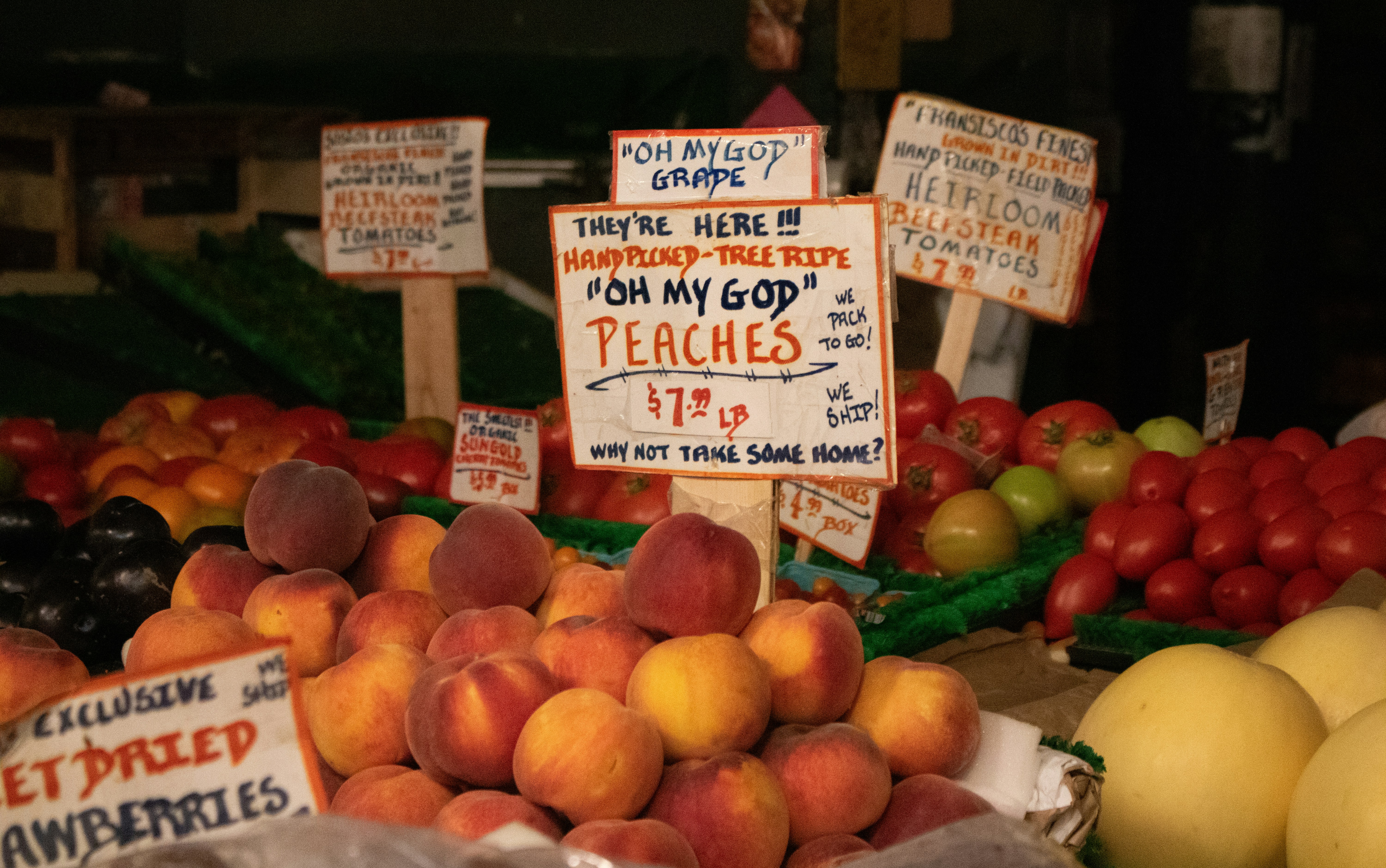 Peaches & more at Pike Place Market