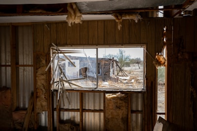 A room that has a window in it